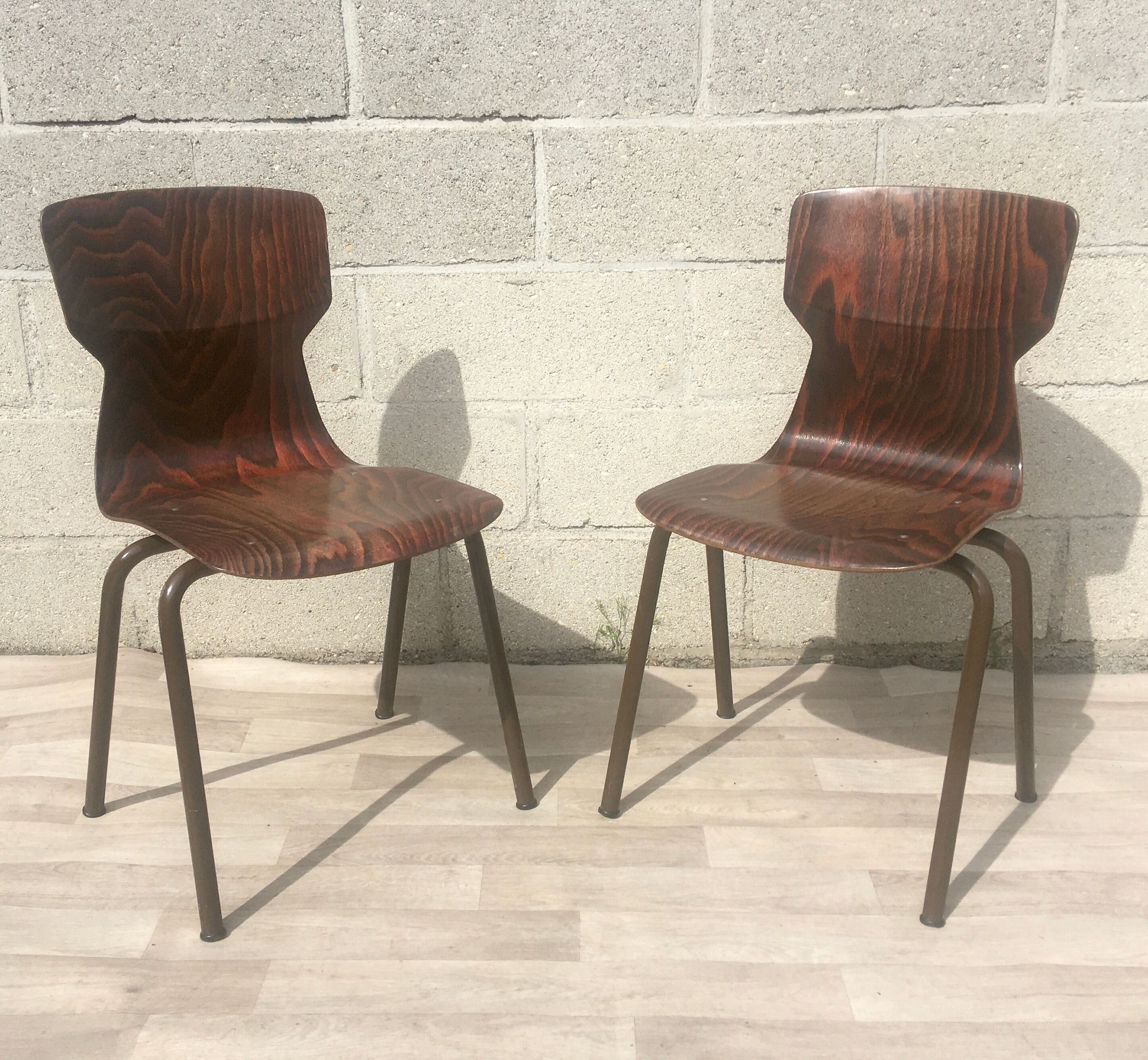 Set of 2 design and vintage chairs Eromes 60s