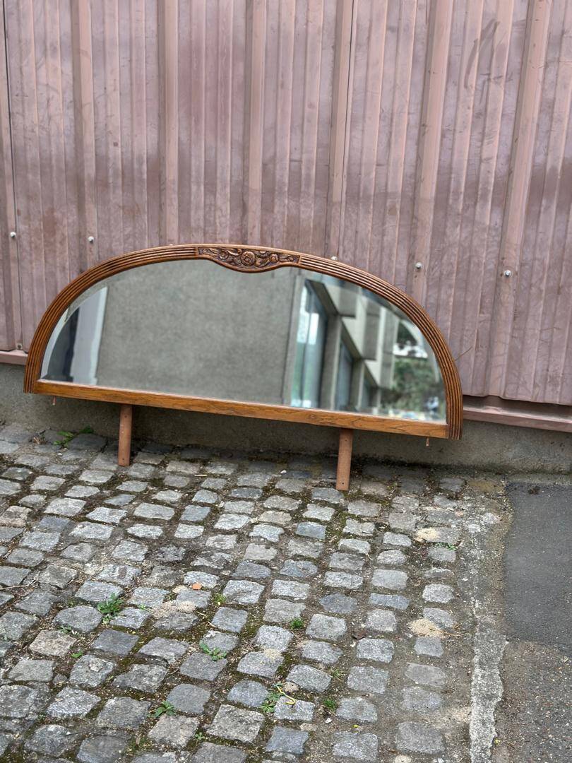 Art Deco concave mirror, arc-shaped, carved in solid wood, 1940.