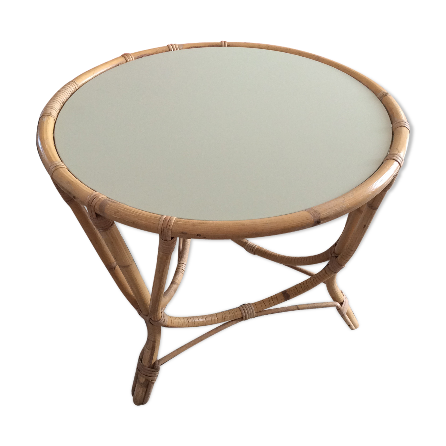 Round rattan coffee table