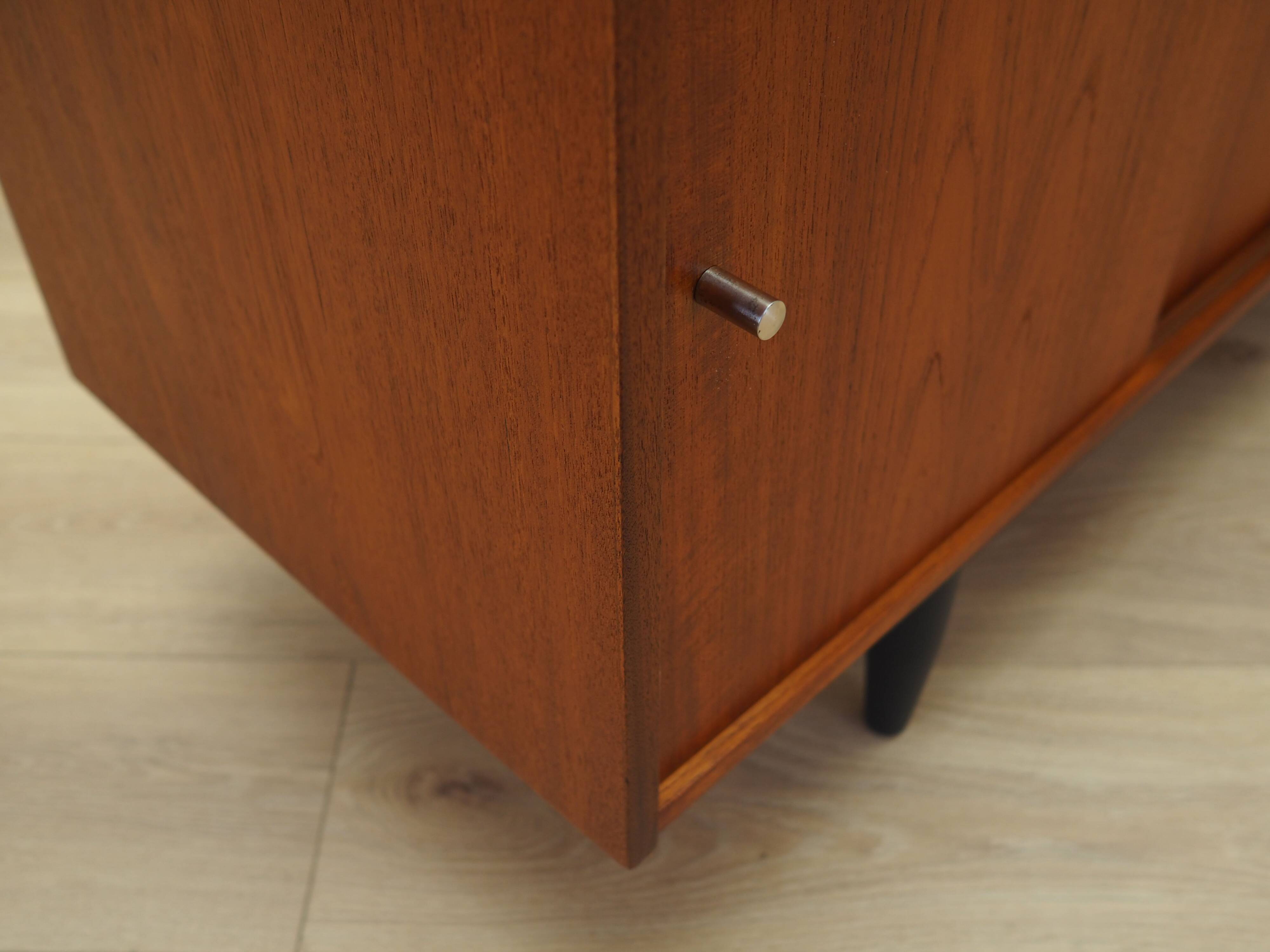 Enfilade en teck, design danois, années 1970, production : Danemark