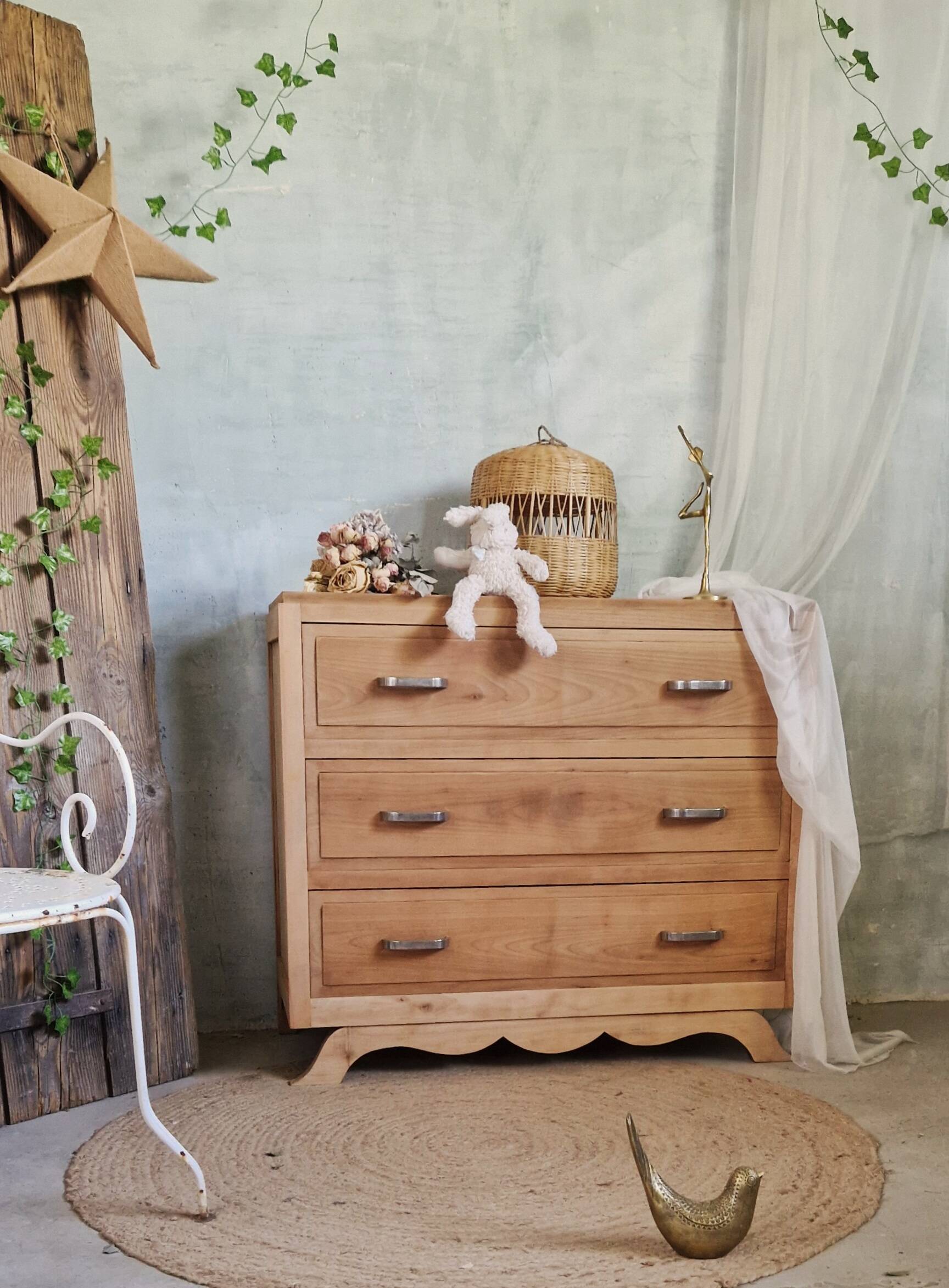 Pretty old chest of drawers