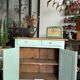 Ancien buffet parisien vert amande