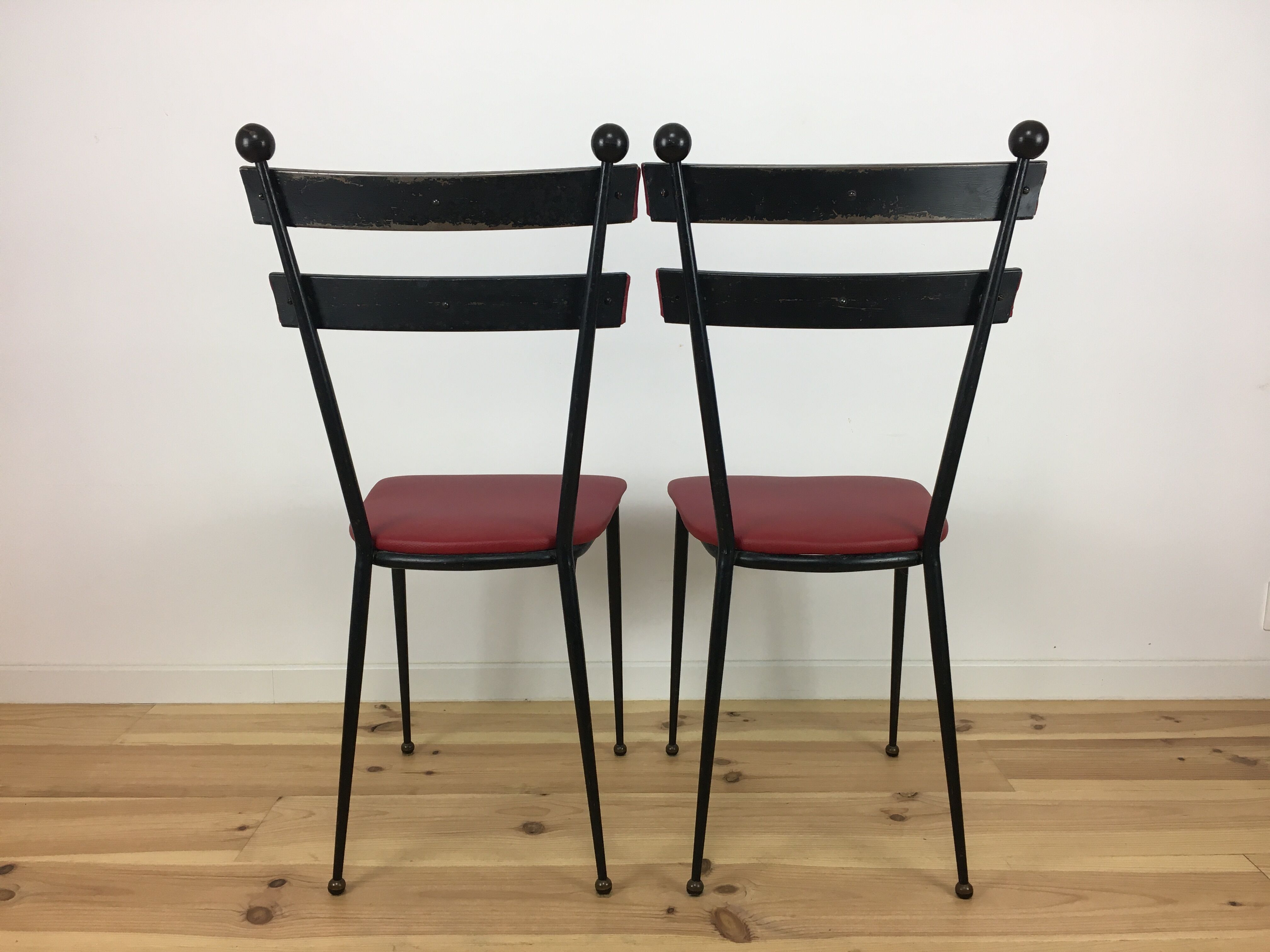 Paire de chaises années 50 métal et simili-cuir