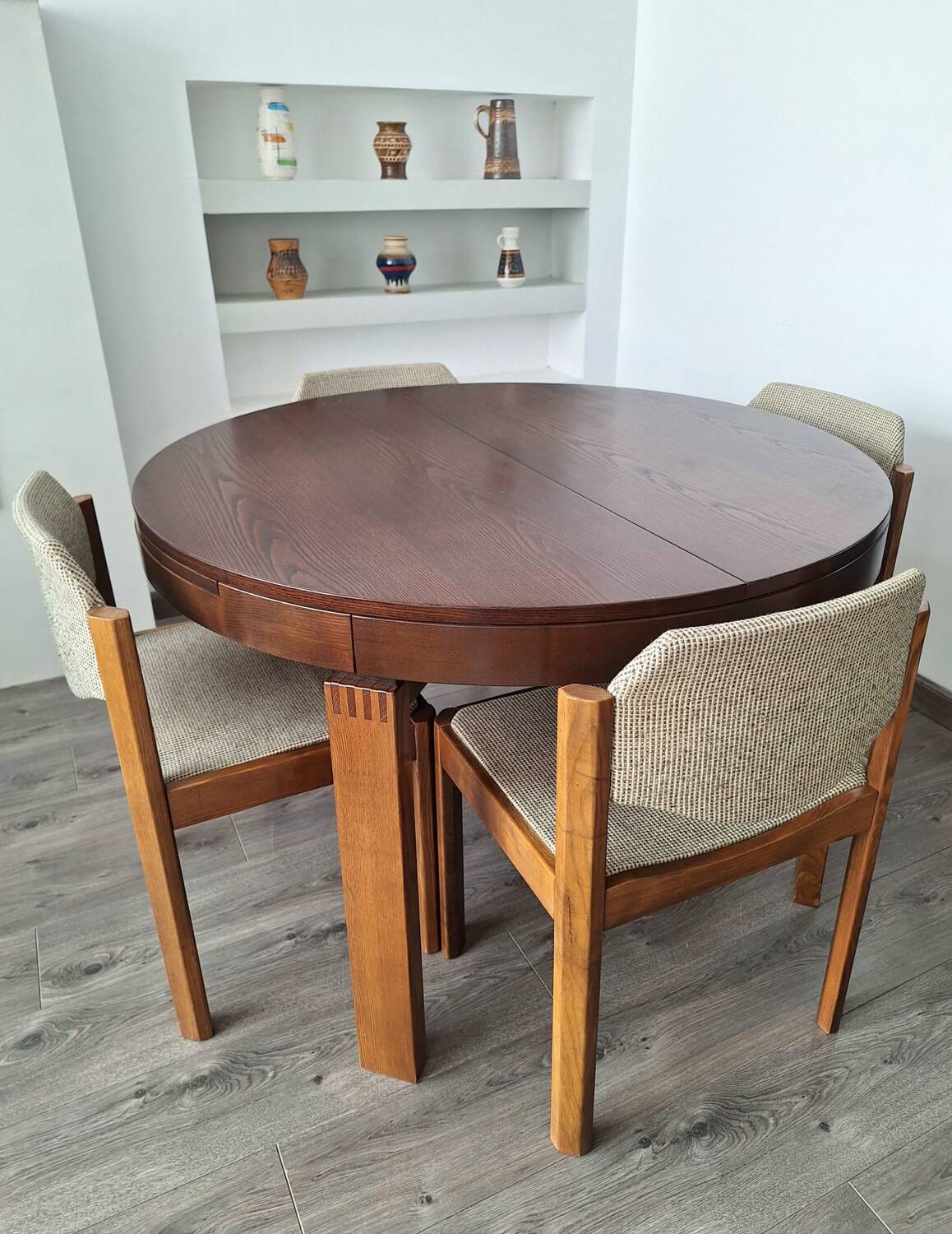 Table and its 6 vintage elm chairs, Scandinavian design furniture.