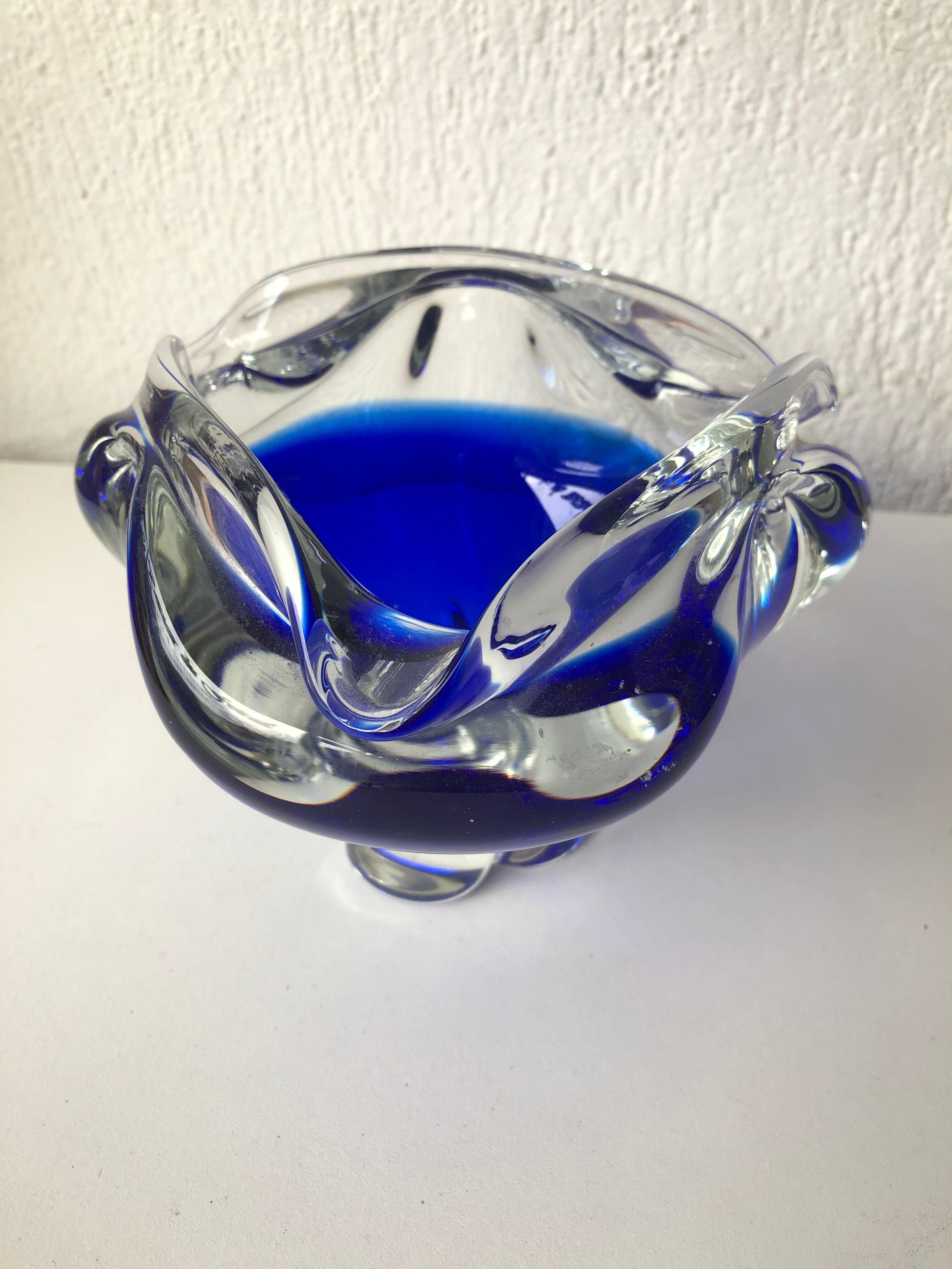 Empty pocket that can be used as a murano-lined glass ashtray
