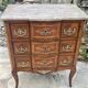 Petite commode en Marqueterie à Ressaut central Époque XIX eme siècle