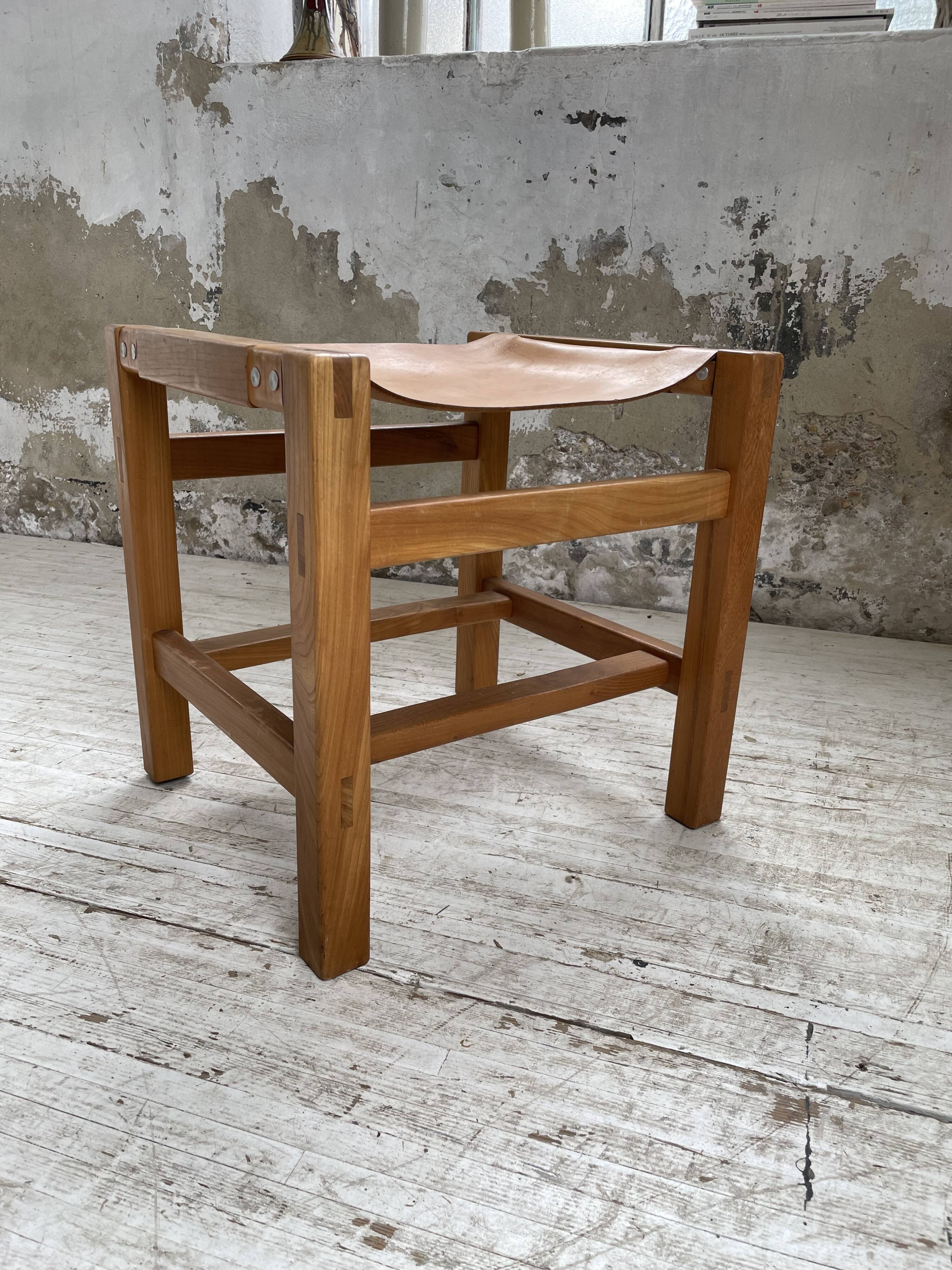 Solid elm and leather stool Maison Regain