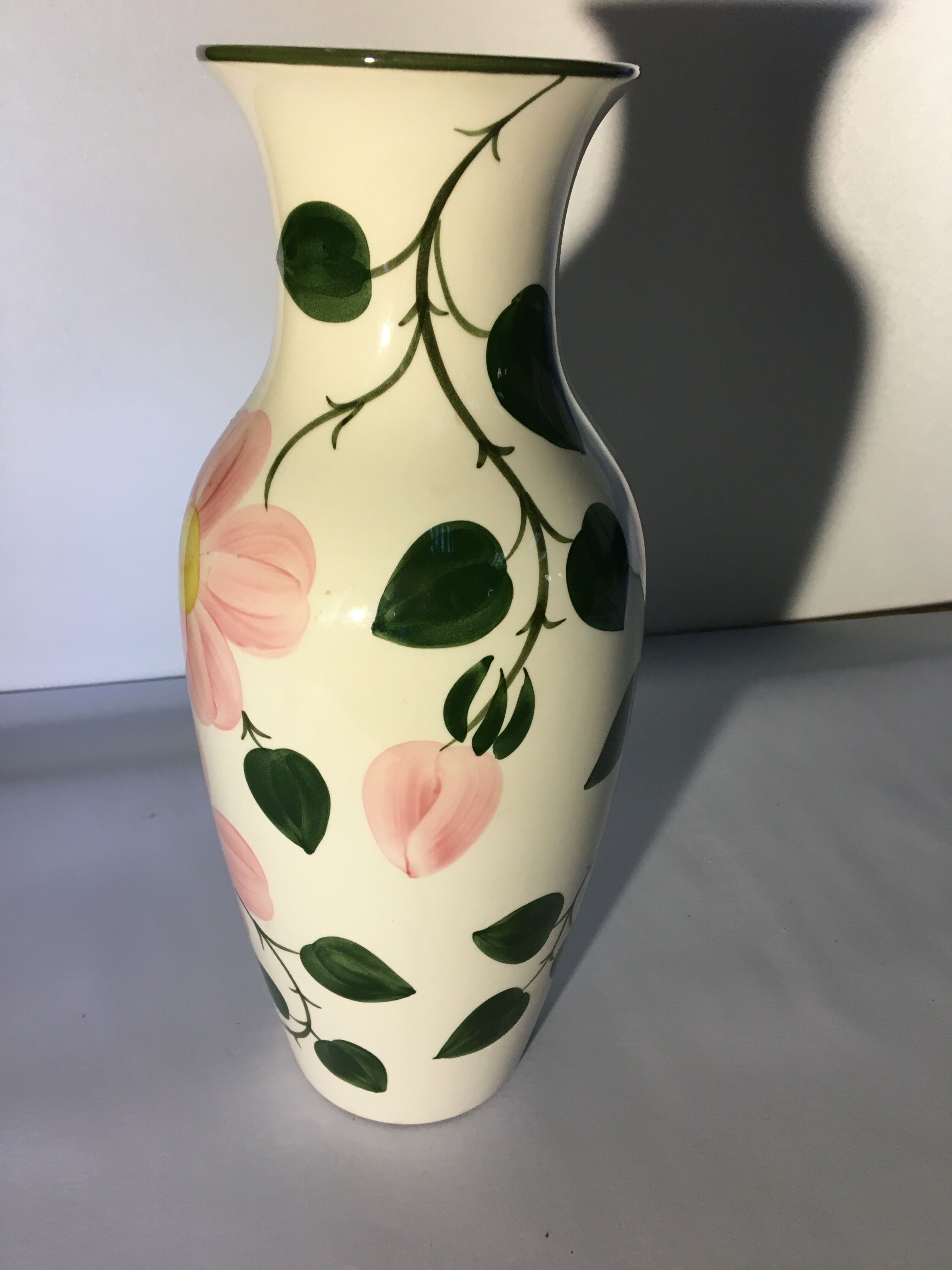 Vase Villeroy and Boch model Wild-rose