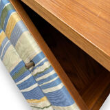 Dressing table in natural wood and fabrics
