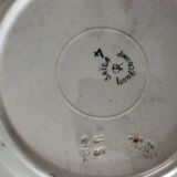 4 flat plates and 1 cake plate Longchamp tart pattern Saida in iron earth 2 flat plates and the cake plate in good condition (signs of wear) 1 cracked plate (see photo) 1 chipped plate (see photo) flat and 1 iettes Longchamp tart cake plate Saida pattern in iron clay