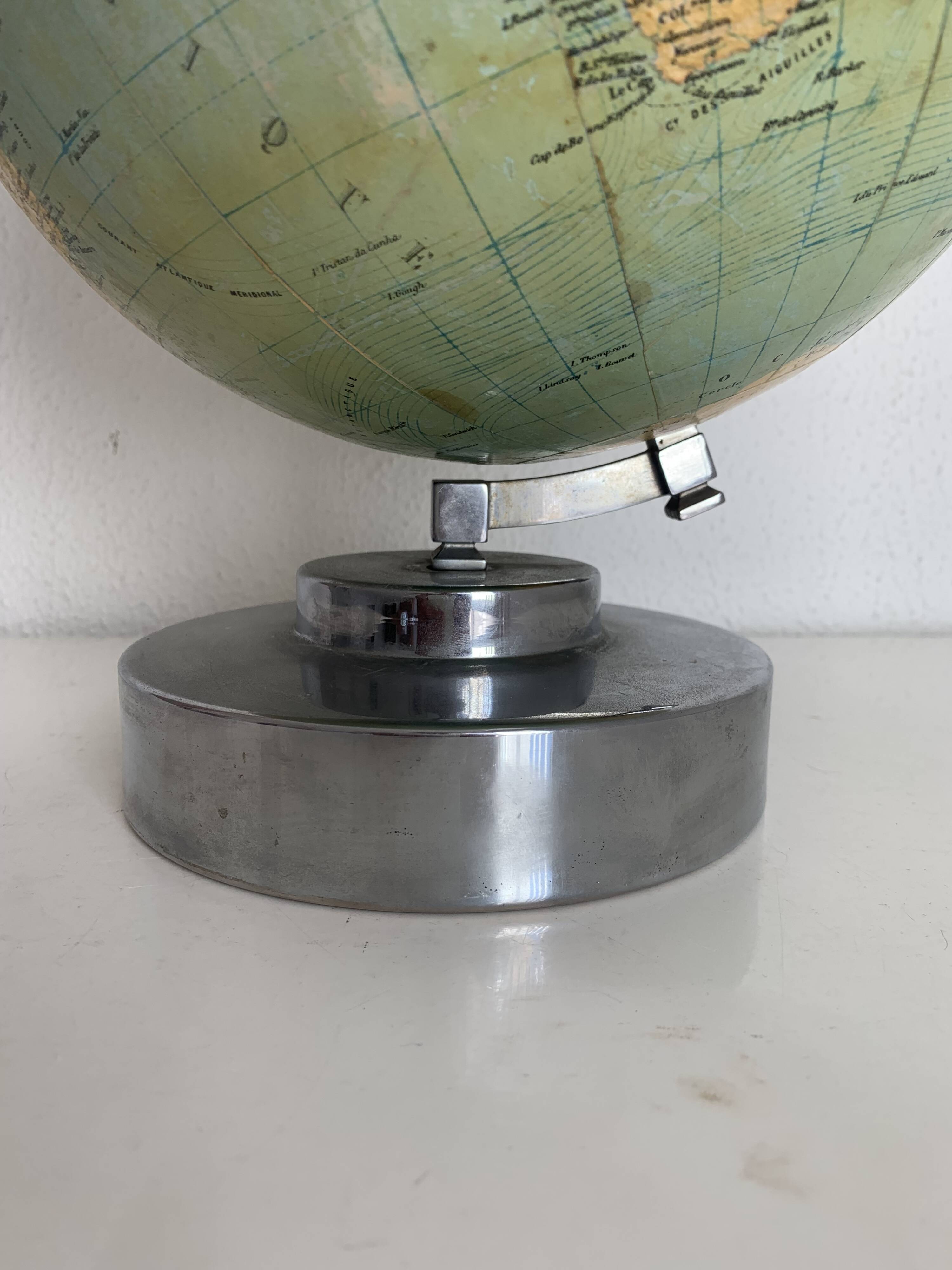 Vintage 1900 terrestrial globe by Bertaux and Thomas in plaster
