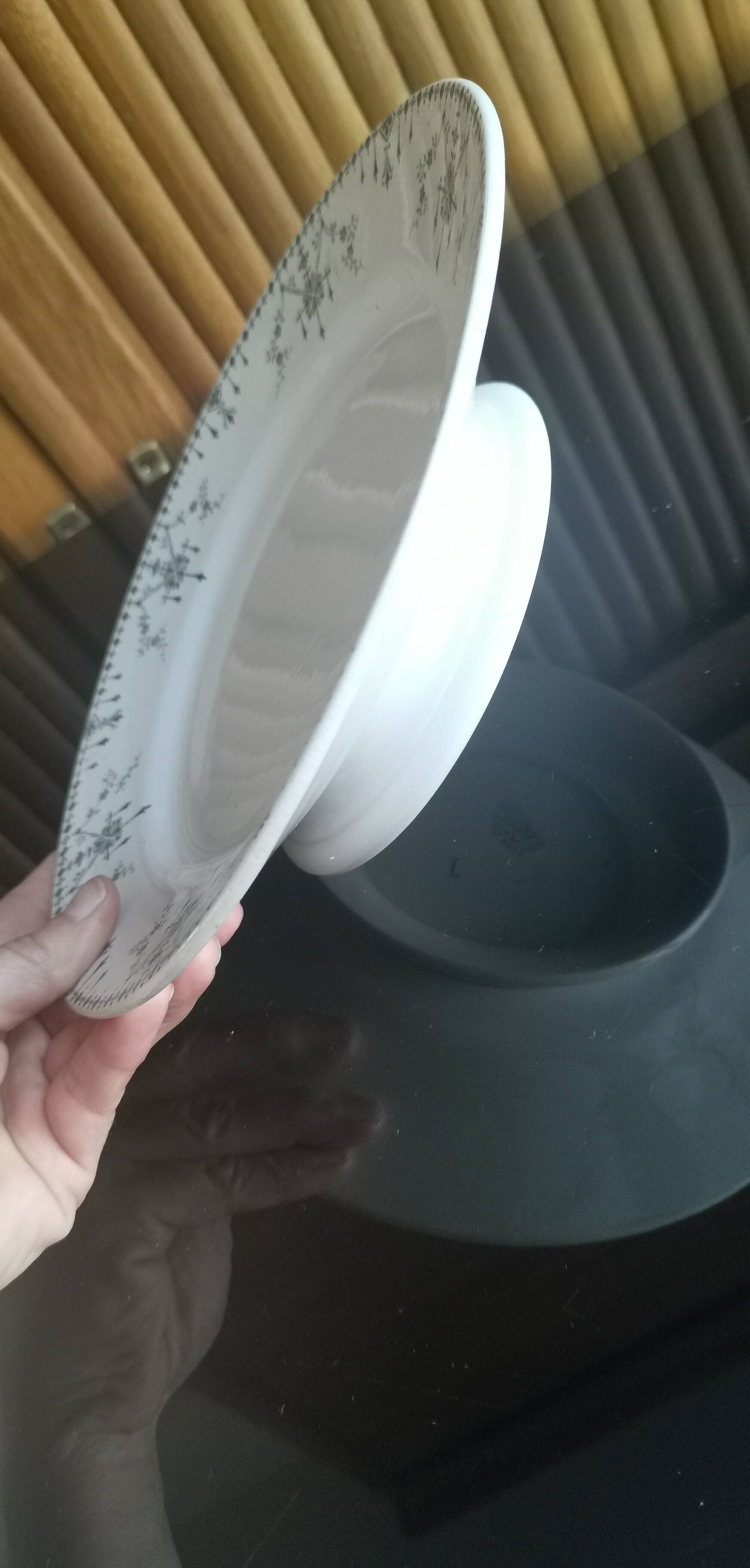 Compotier on foot signed Lunéville KG "Victoria