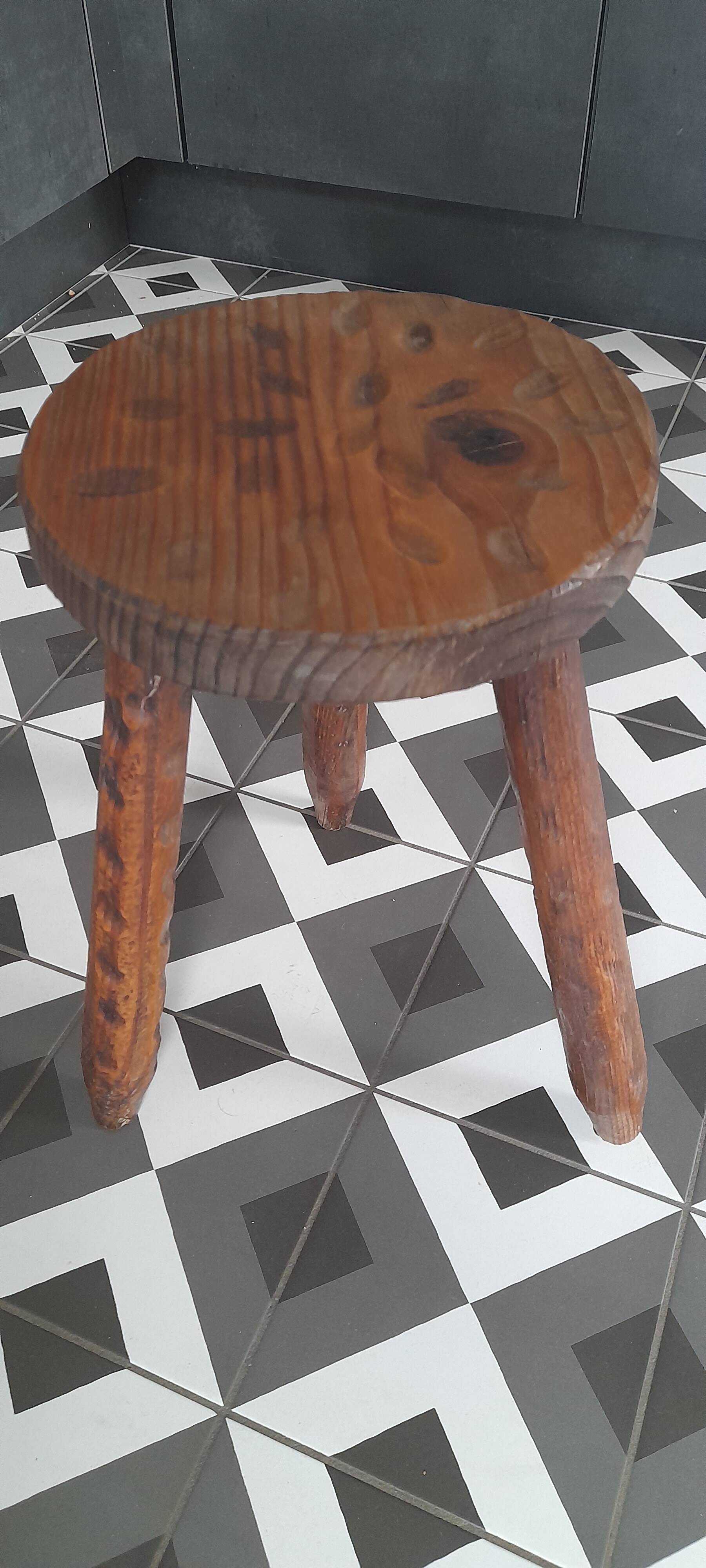 Tripod stool
