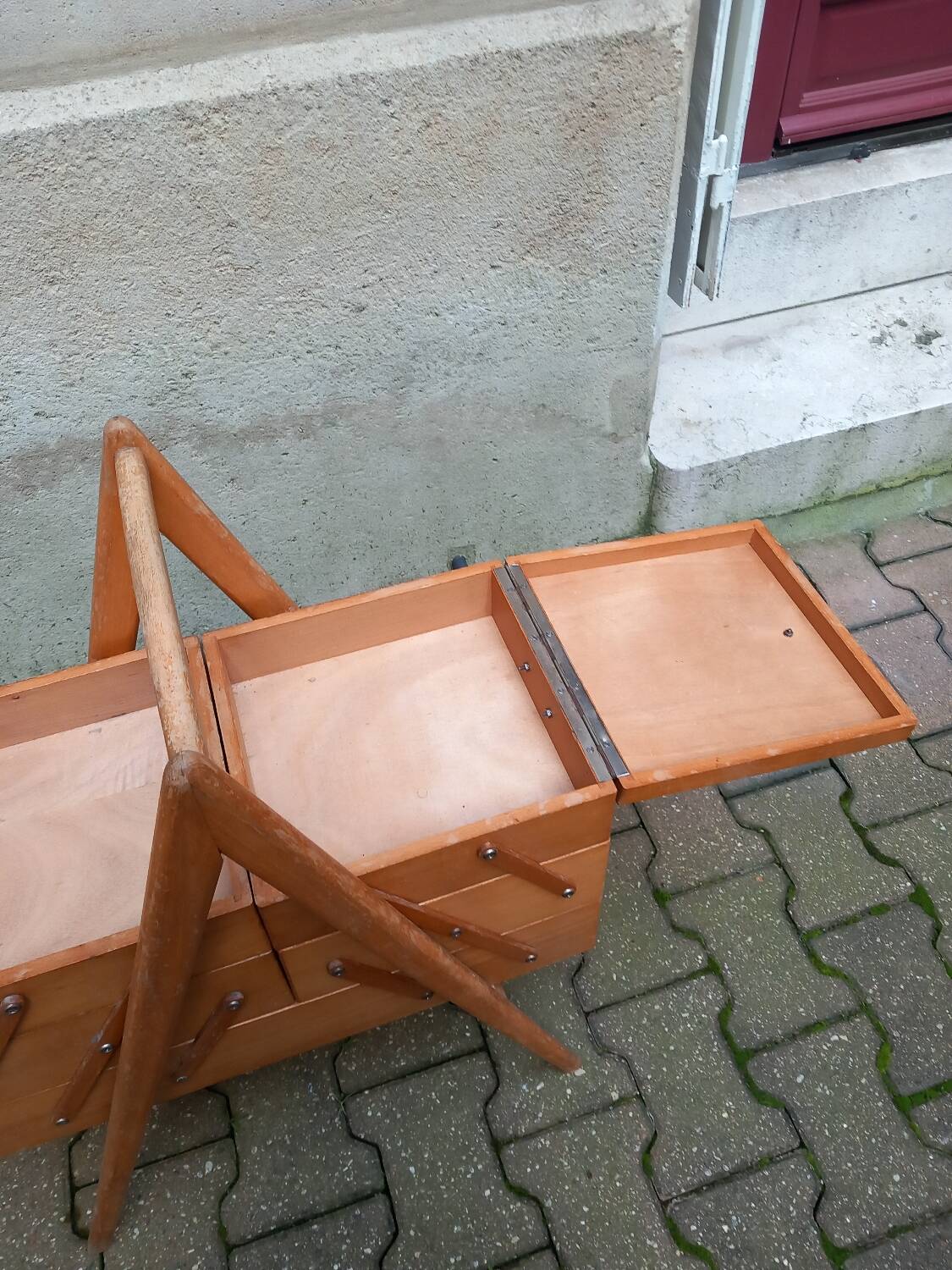 Vintage compass feet worker