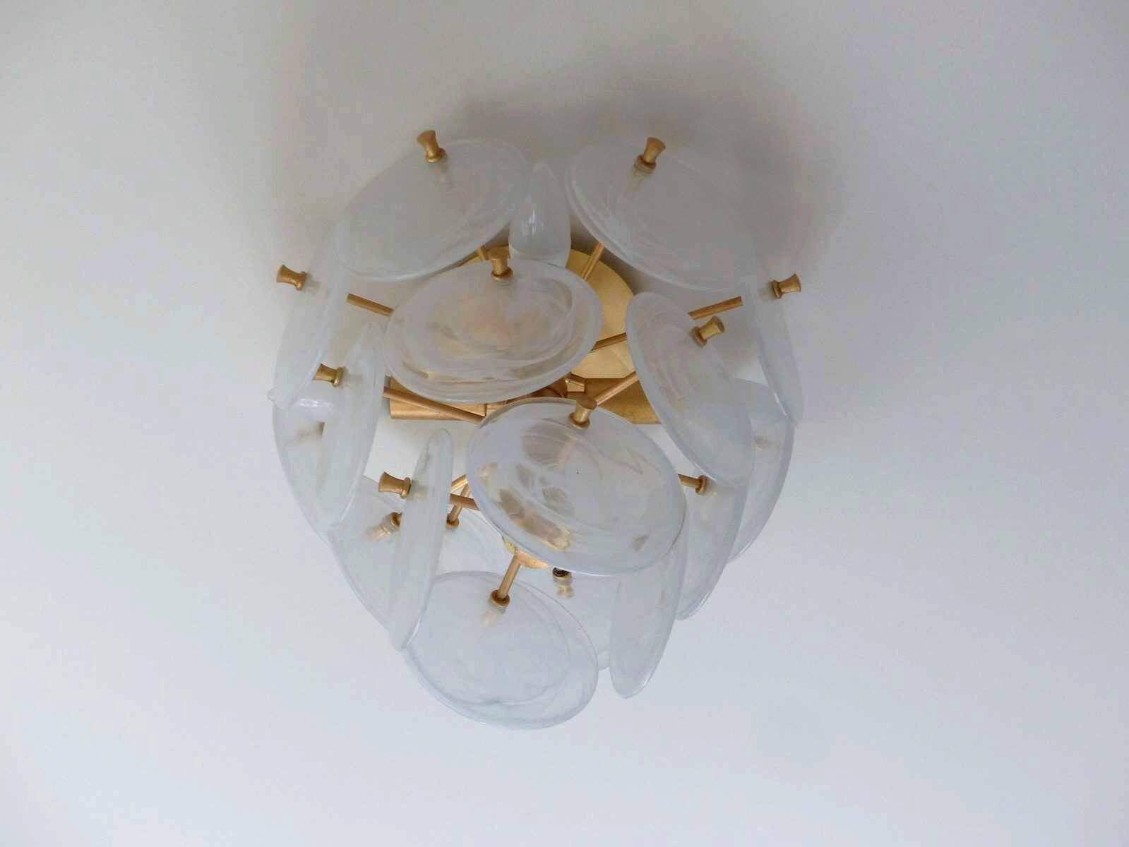 Lustre " Loire " doré et verre strié blanc par Aerin Lauder
