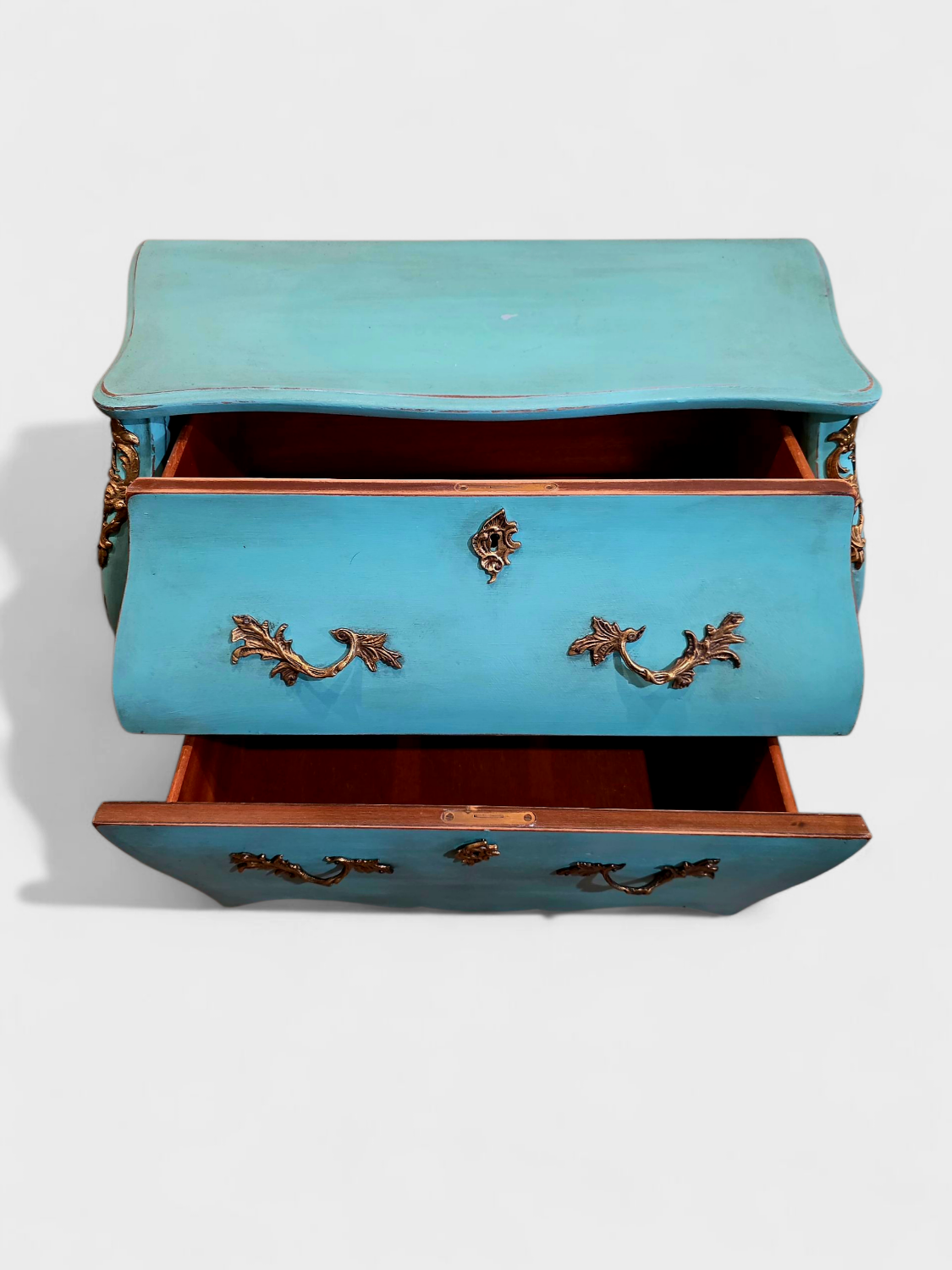 Small Louis XV style chest of drawers