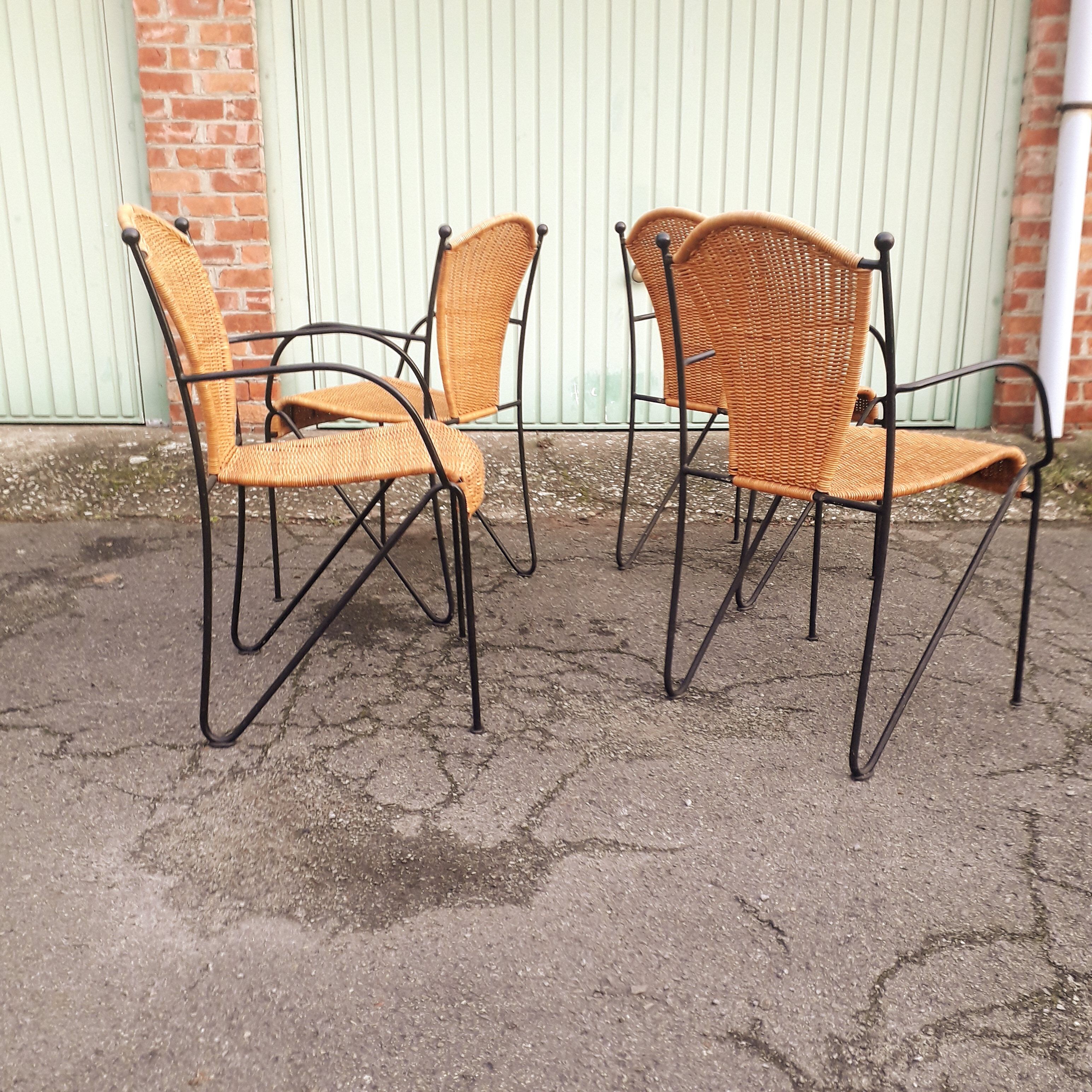 4 armrests wrought iron rattan