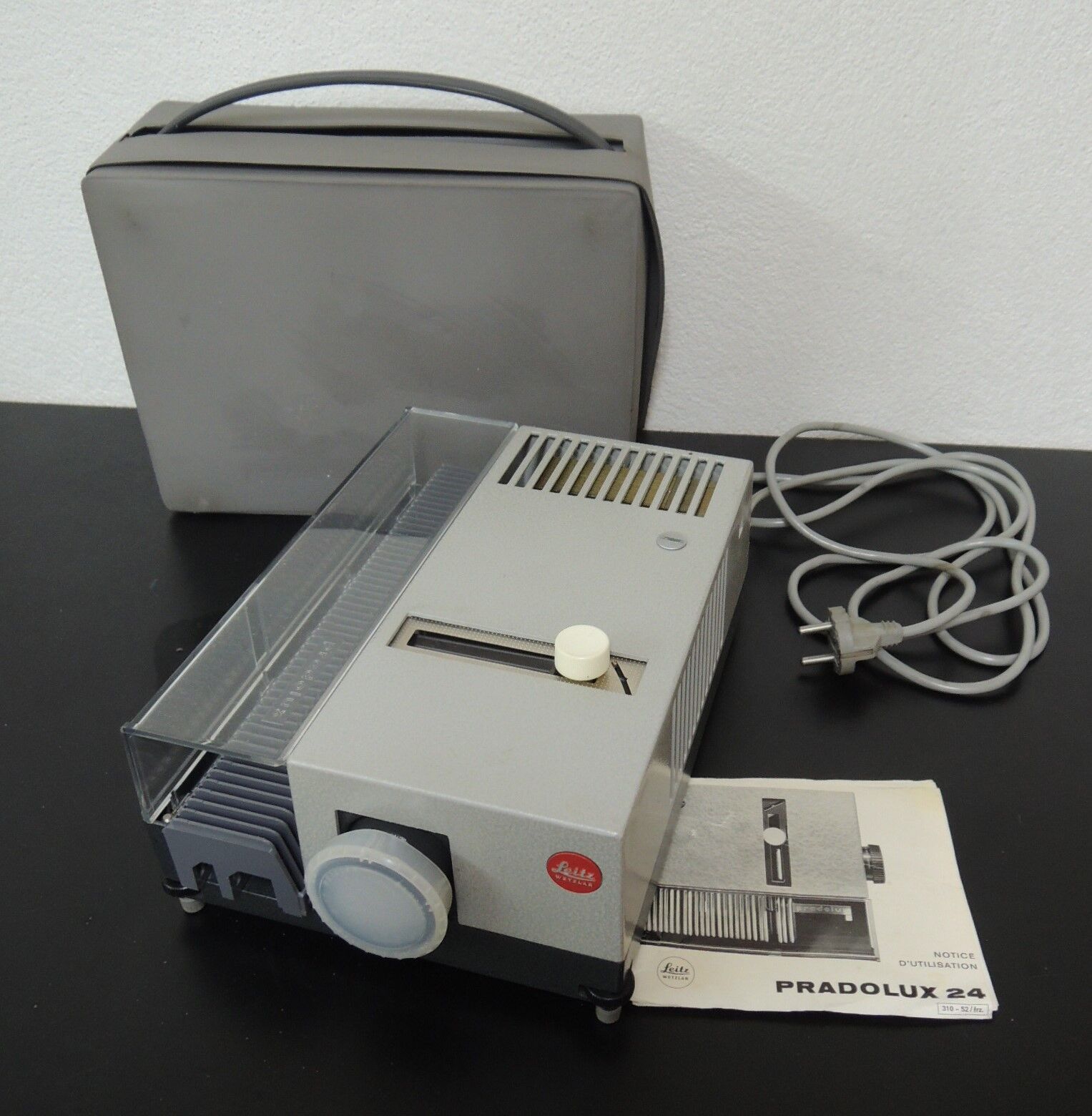 Leica slide projector