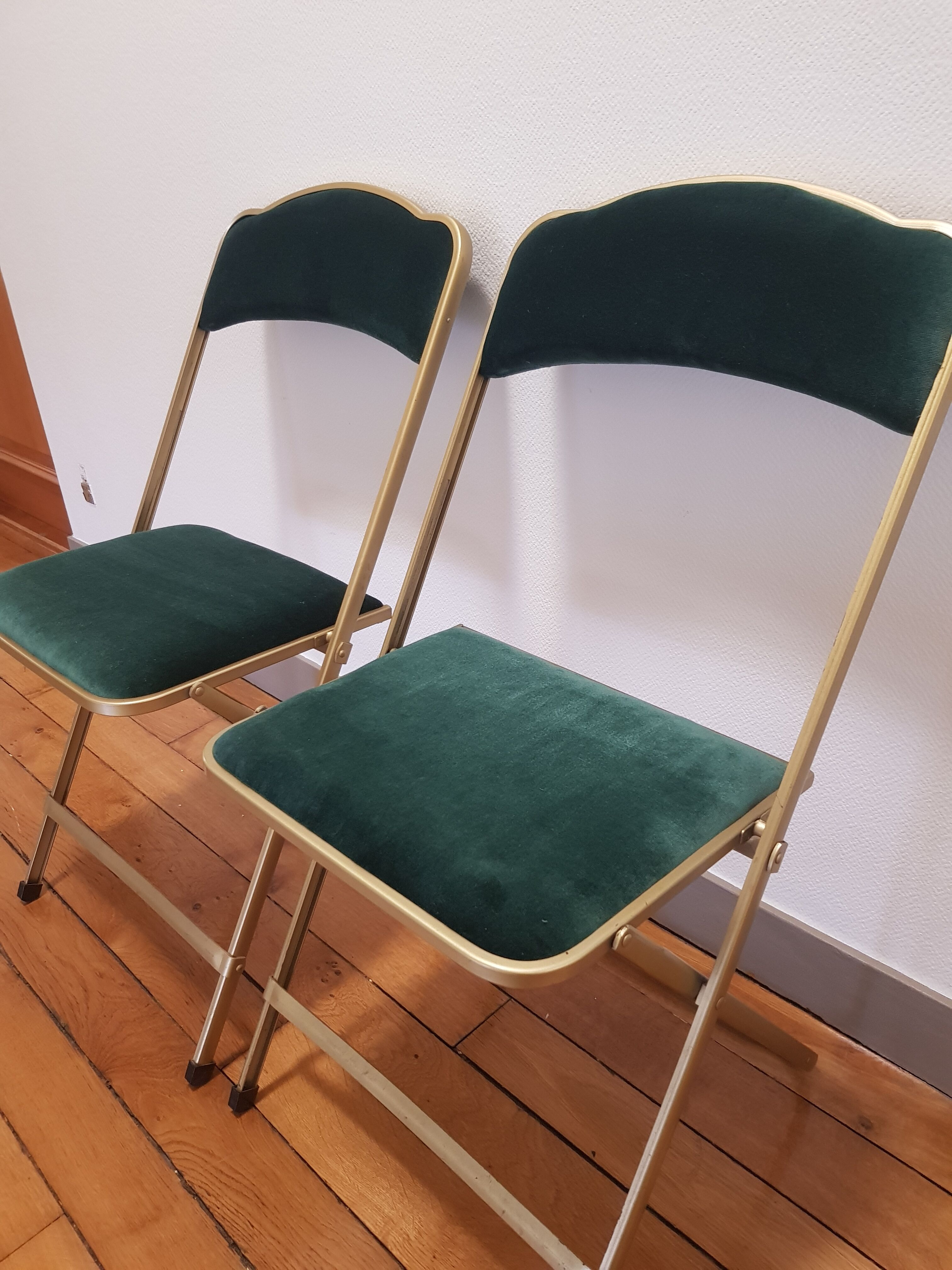 Set of 2 folding velvet chairs