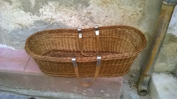 Couffin en osier vintage