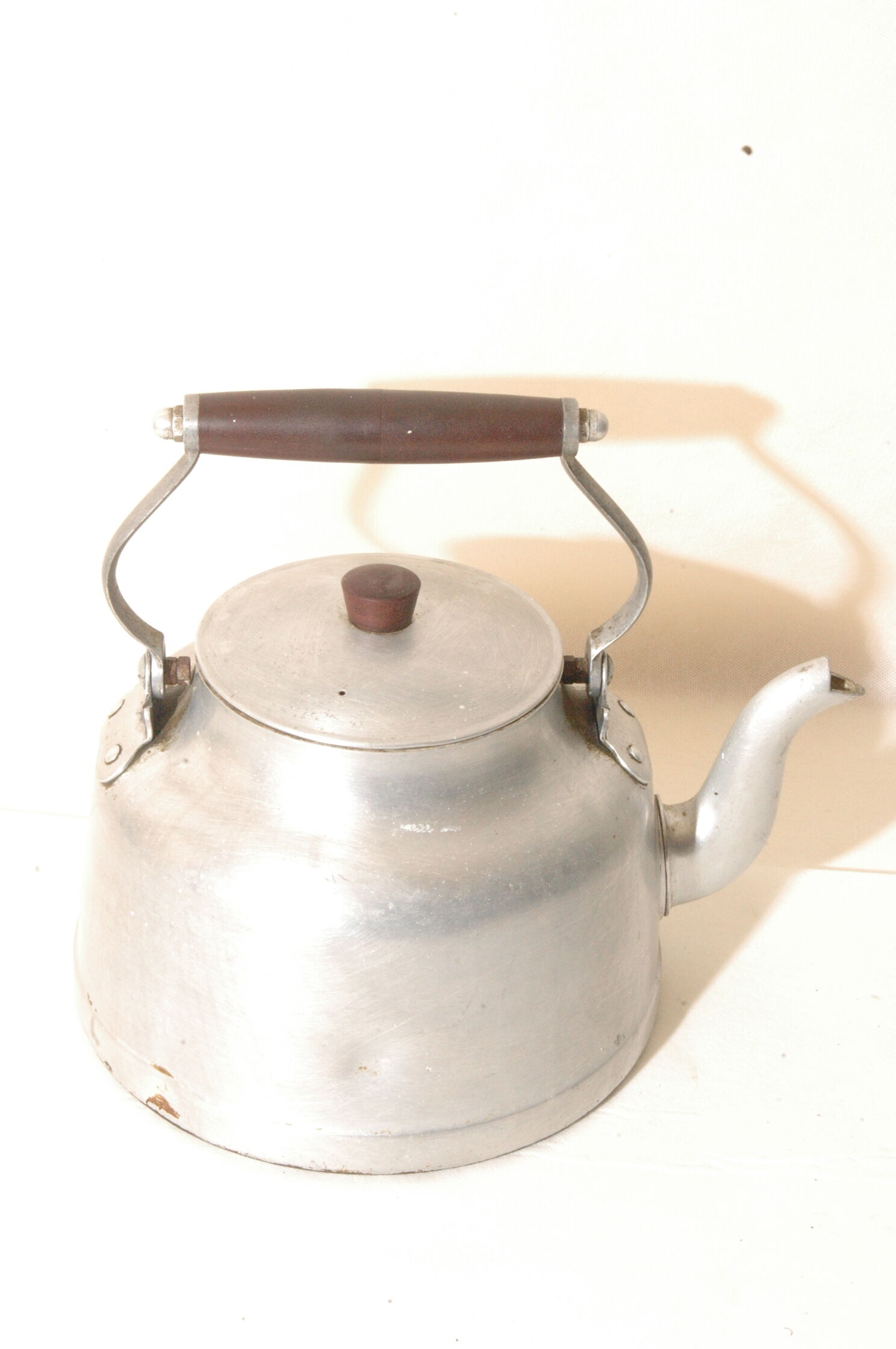 Ancienne Bouilloire Aluminium Pour Camping Ou Poêle – Vintage Léger