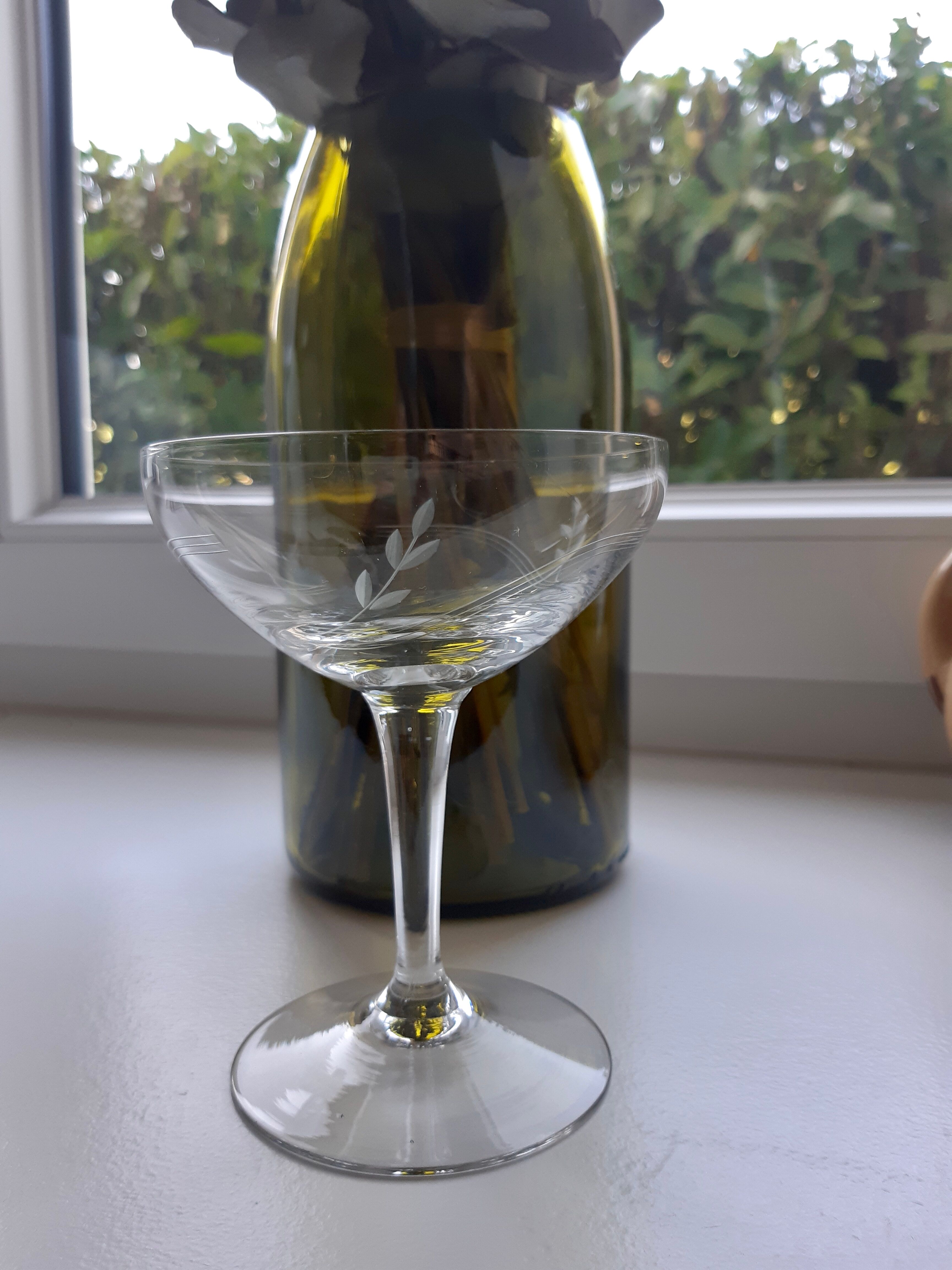 Set of 6 mismatched crystal champagne glasses 30s-40s