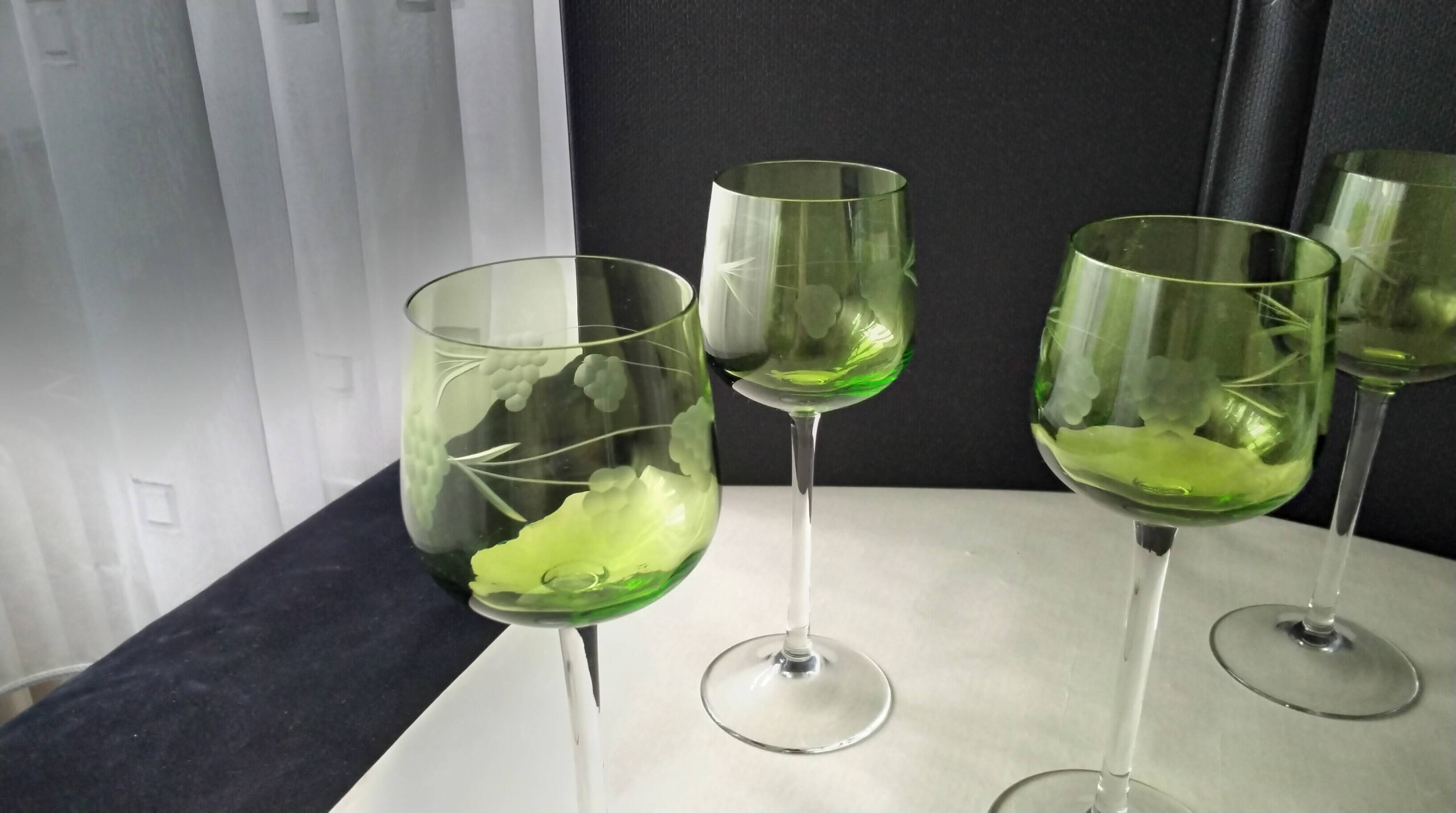 5 Alsace white wine glasses with engraved decoration