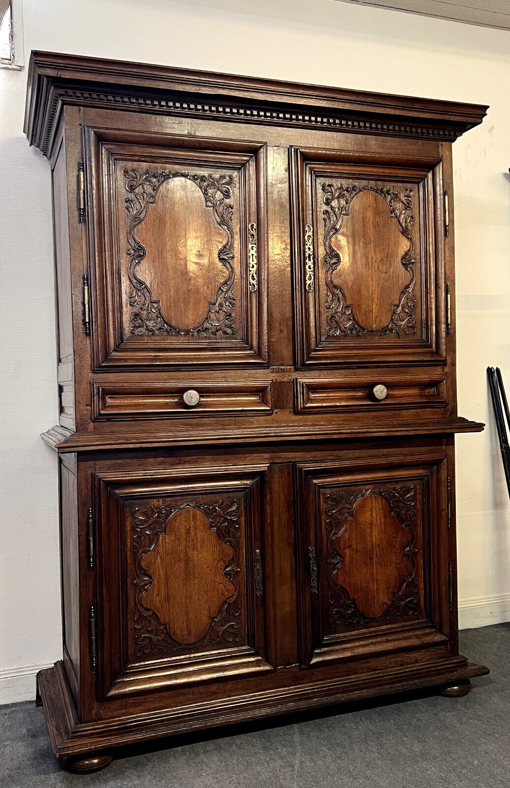 Cabinet Montbéliard Louis XIII era in chene around 1680