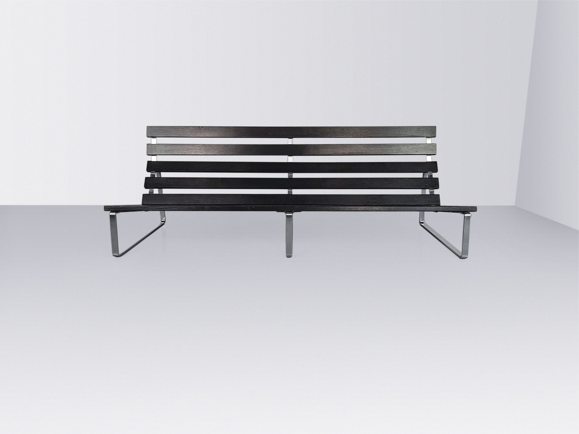 Rare “Bijenkorf” slatted bench by Kho Liang Ie for Artifort 1960s