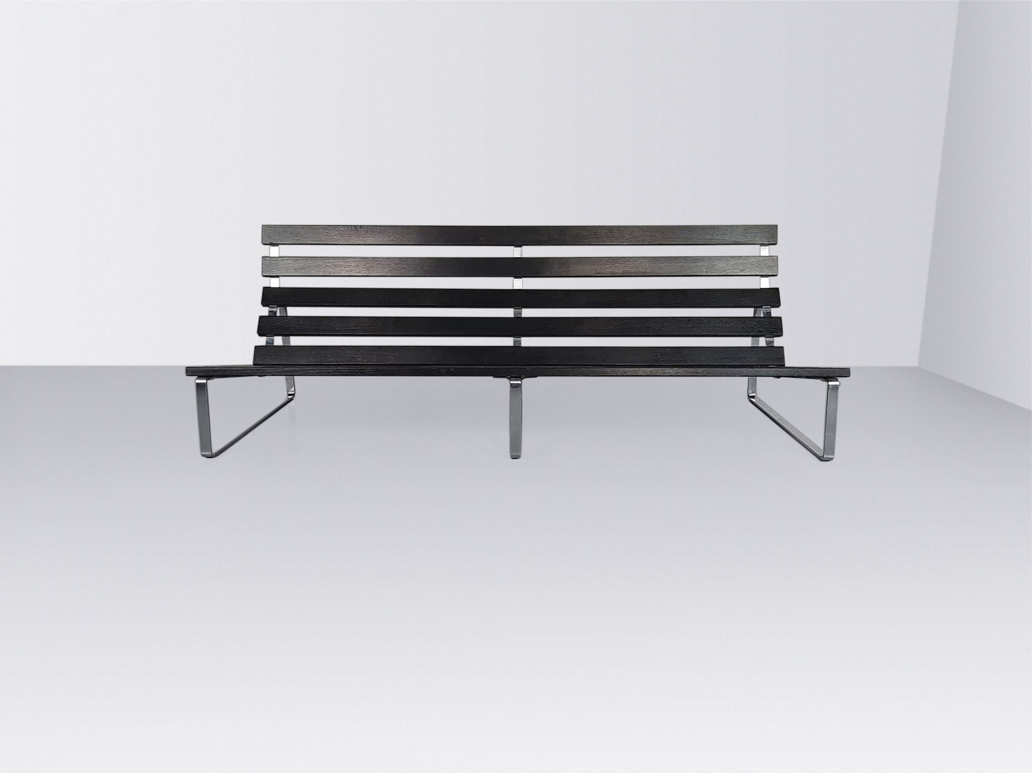 Rare “Bijenkorf” slatted bench by Kho Liang Ie for Artifort 1960s