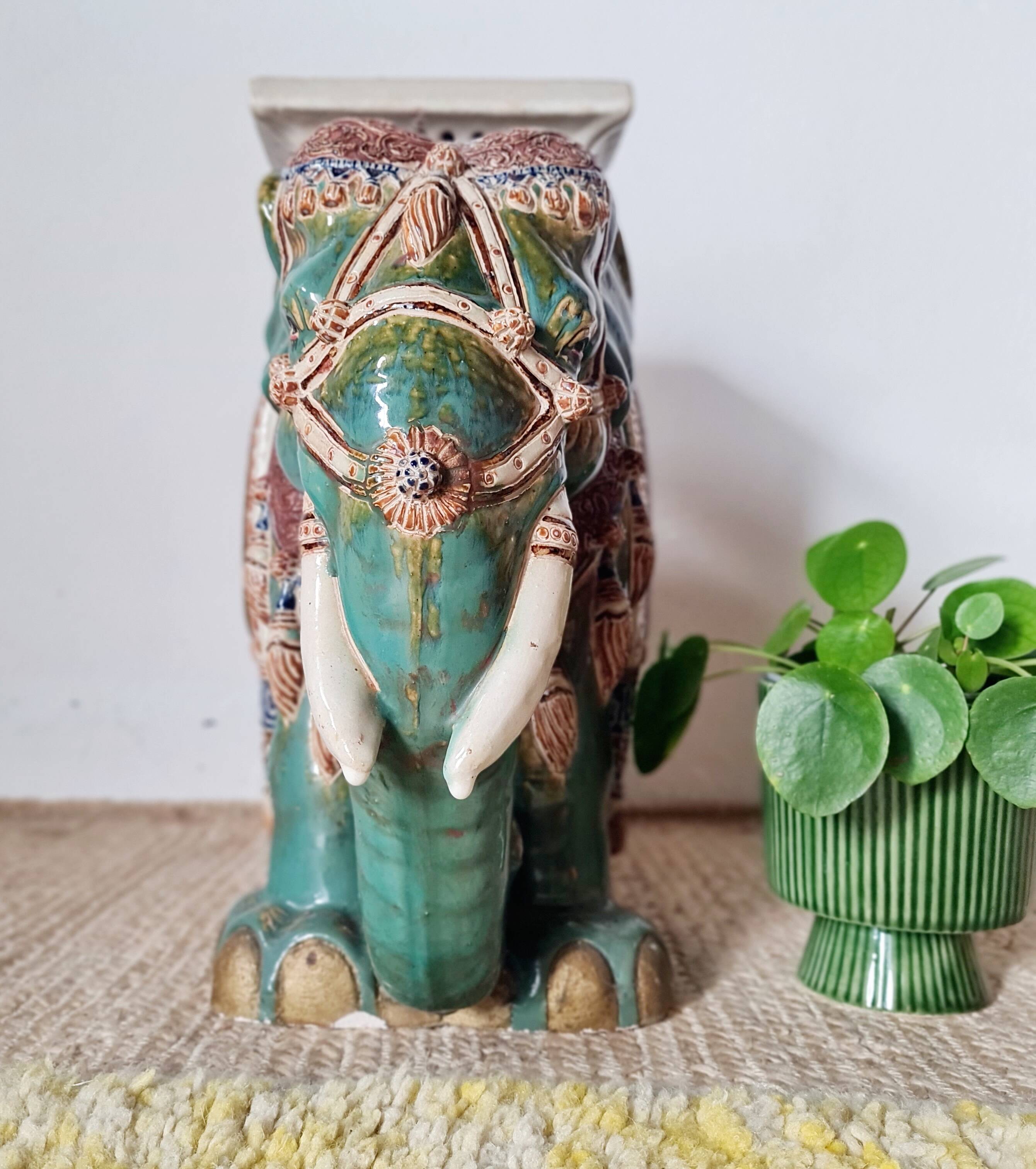 Plant stand - Vintage elephant stool in glazed ceramic