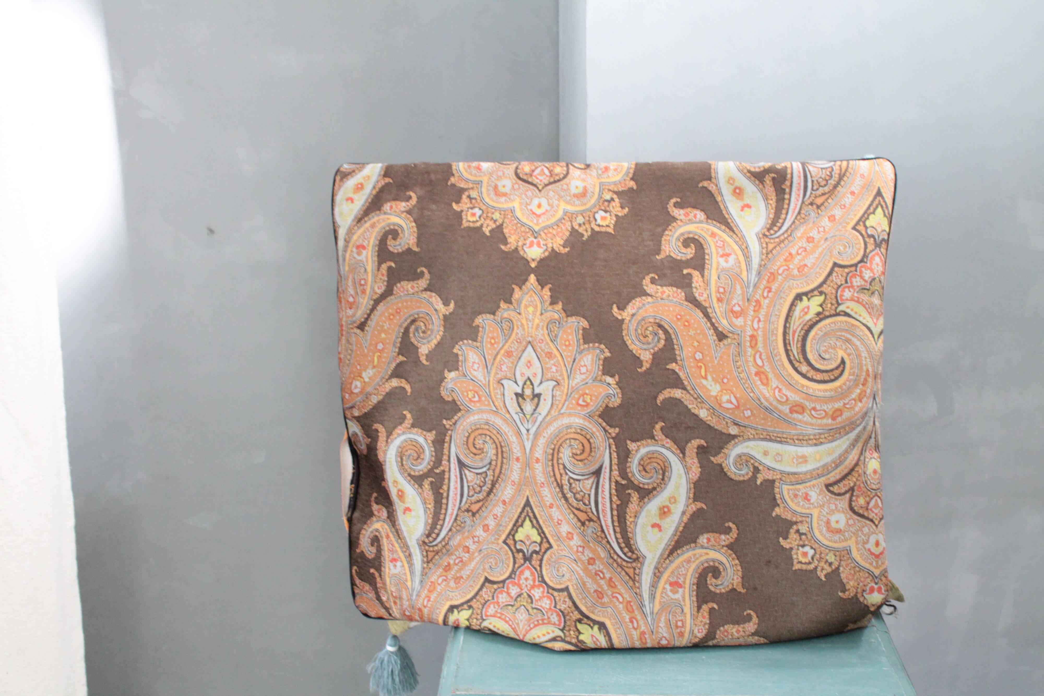 Bohemian chic velvet upholstery cushion with paisley pattern 60x40cm