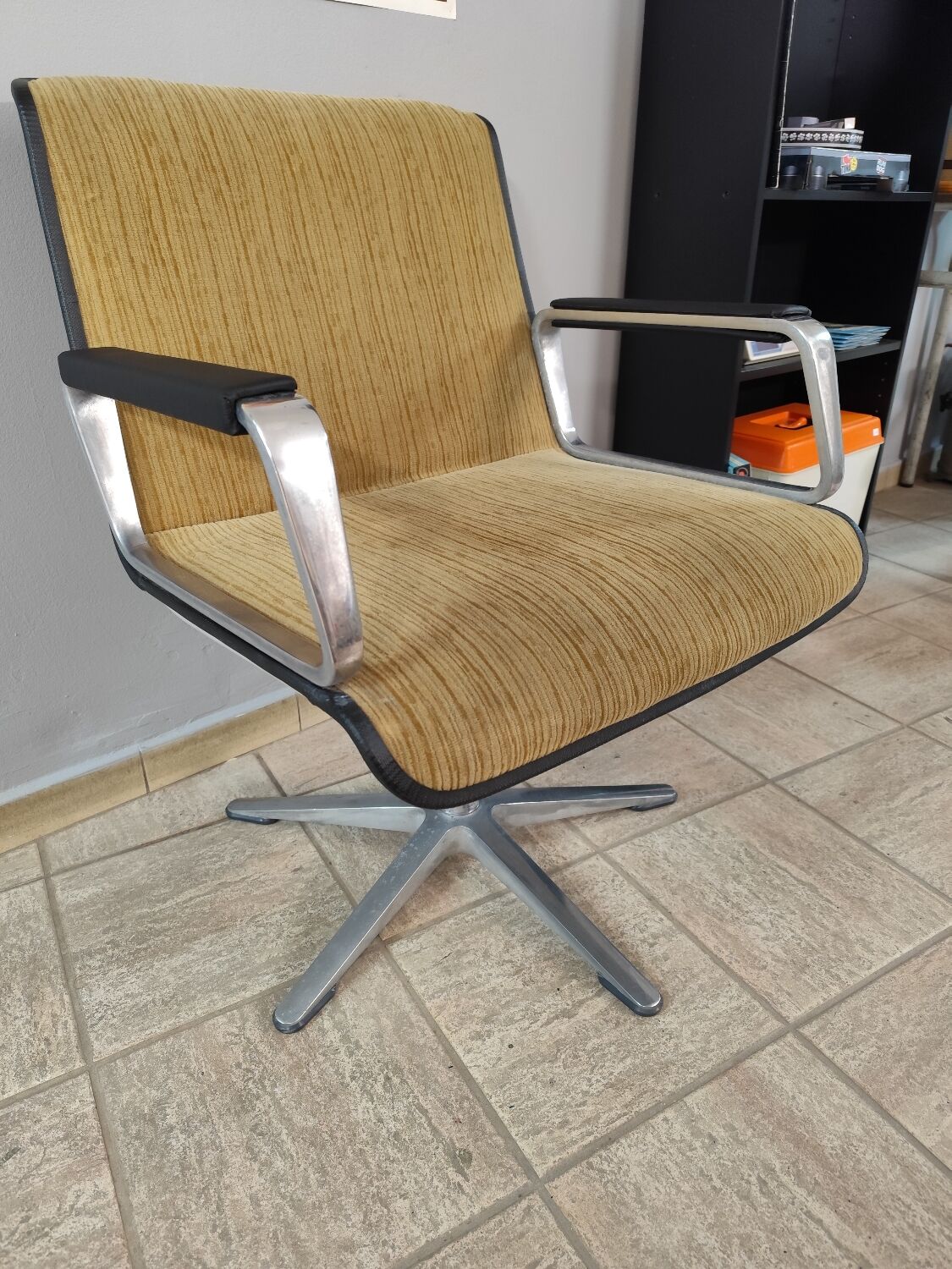 Vintage wilkhahn office chair from the 1970s.