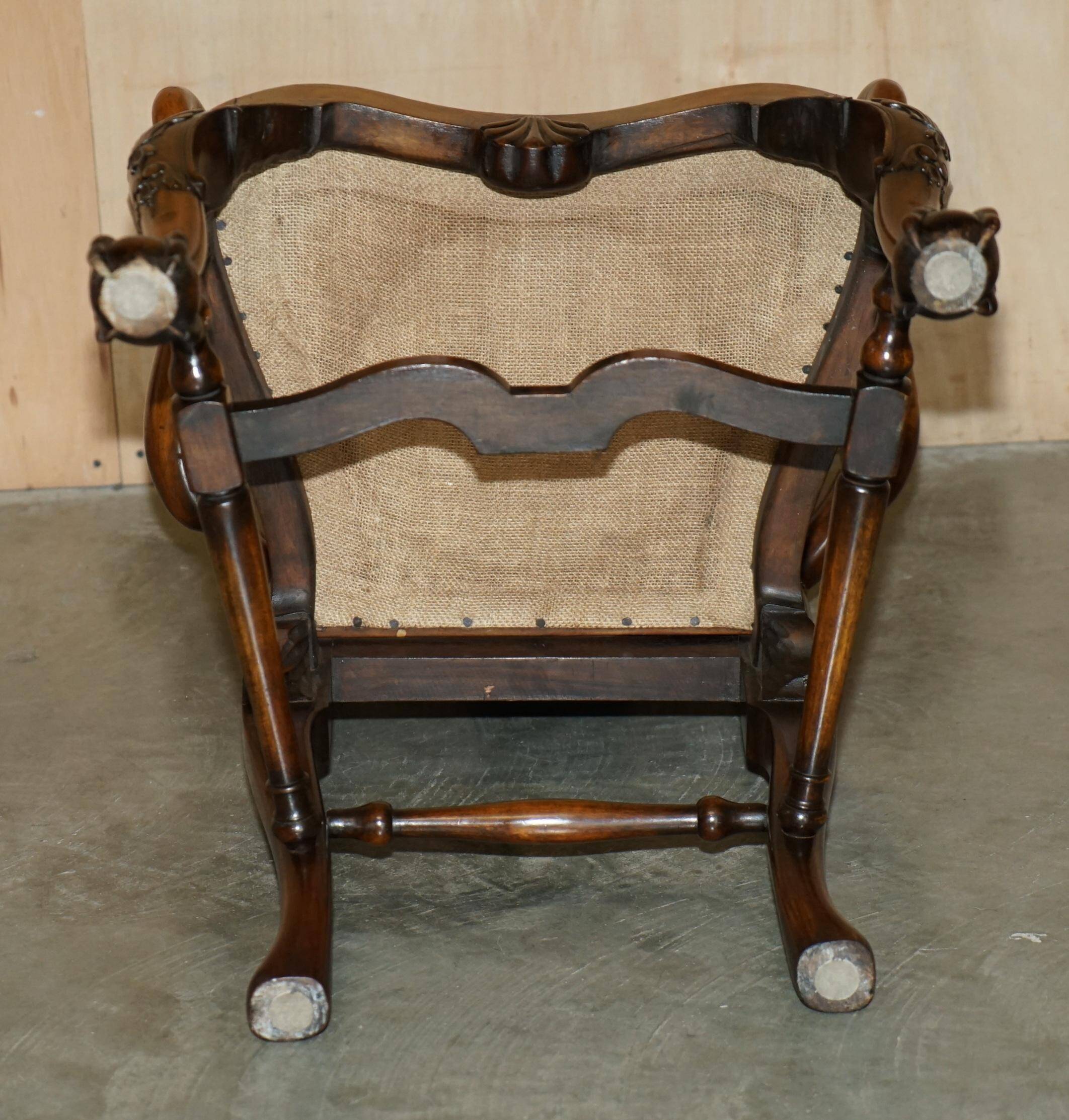 Fauteuil Bergère Antique Thomas Chippendale sculpté Claw & Ball cuir
