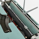 Lettéra 32 typewriter, Olivetti