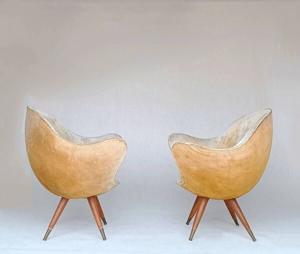 2 fauteuils œuf et canapé par Paged des années 50