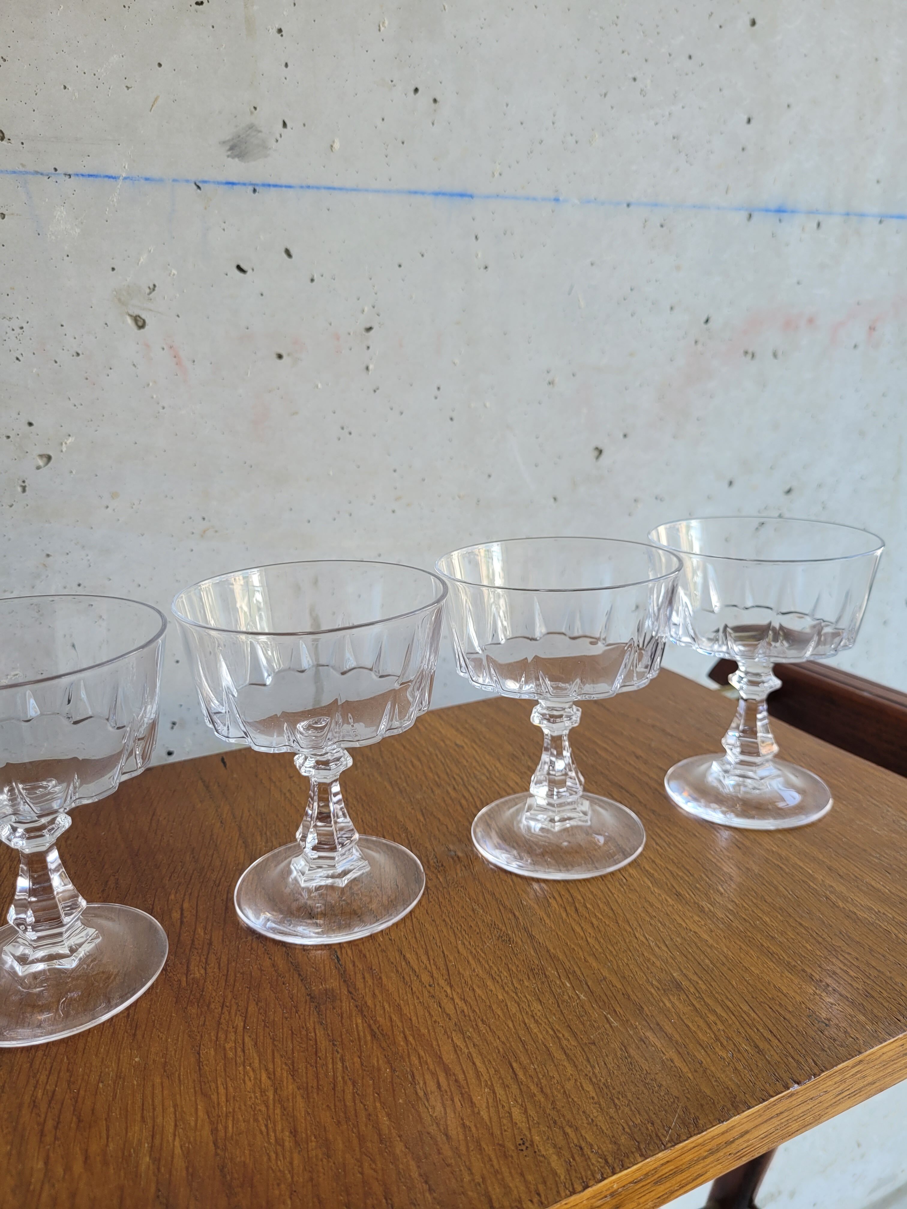 Set of 6 champagne glasses