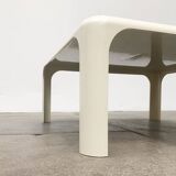 Demetrio lounge coffee table from the Italian space age of the mid-century by Vico Magistretti for Artemide.