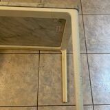 White marble base table