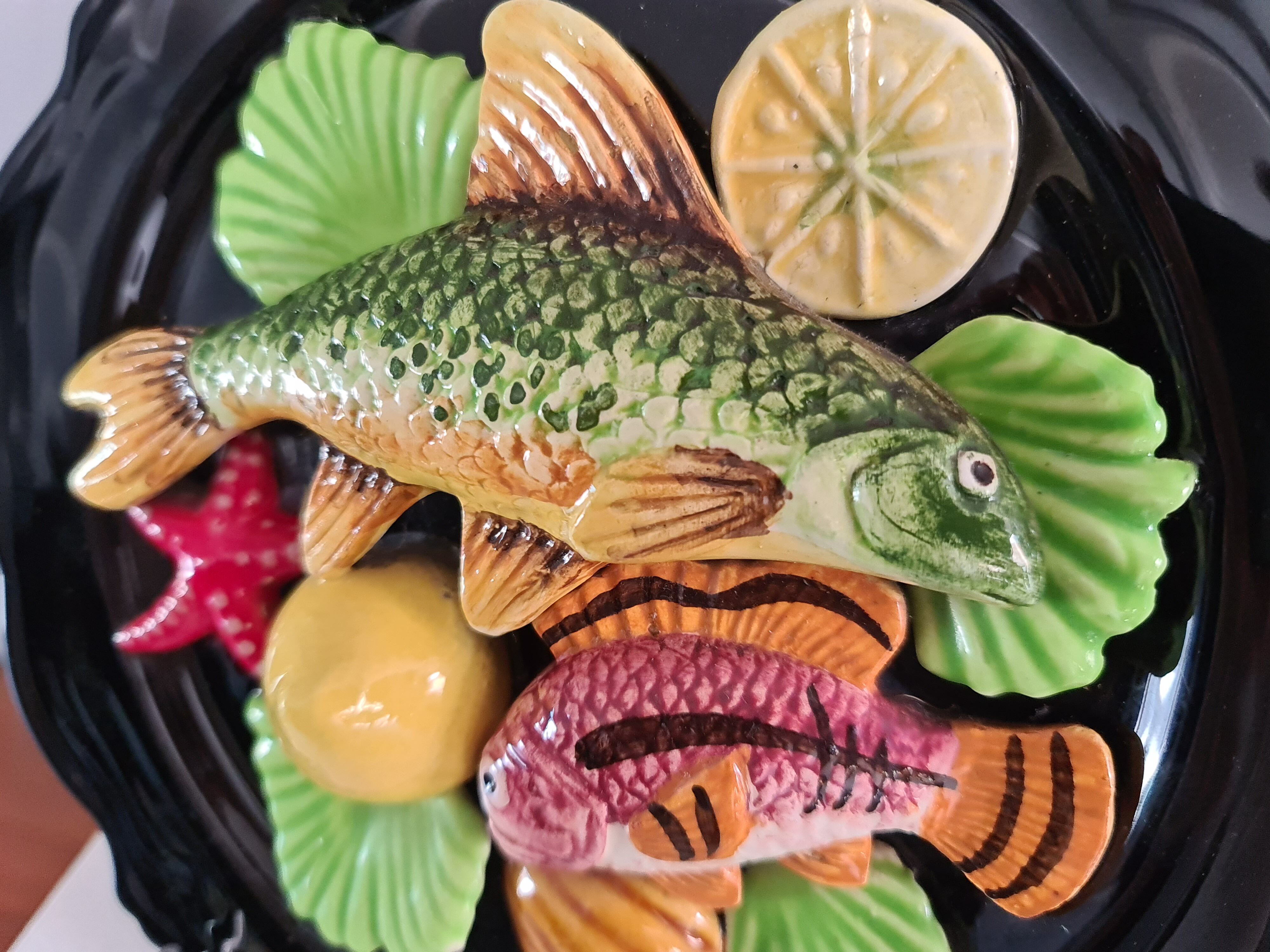 Wall plate signed Vallauris ceramic trompe-l'oeil / seafood / 1950 / French riviera