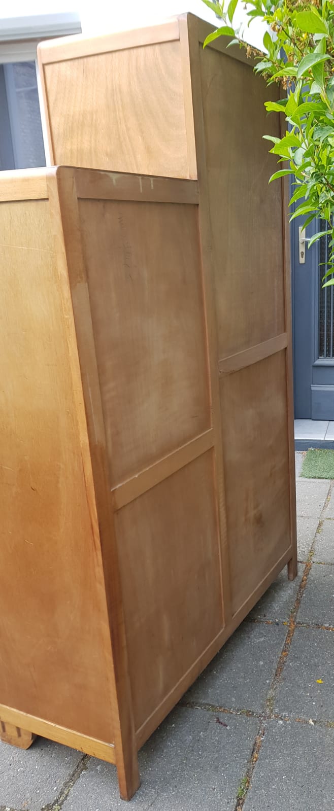 Asymmetrical cabinet 1940