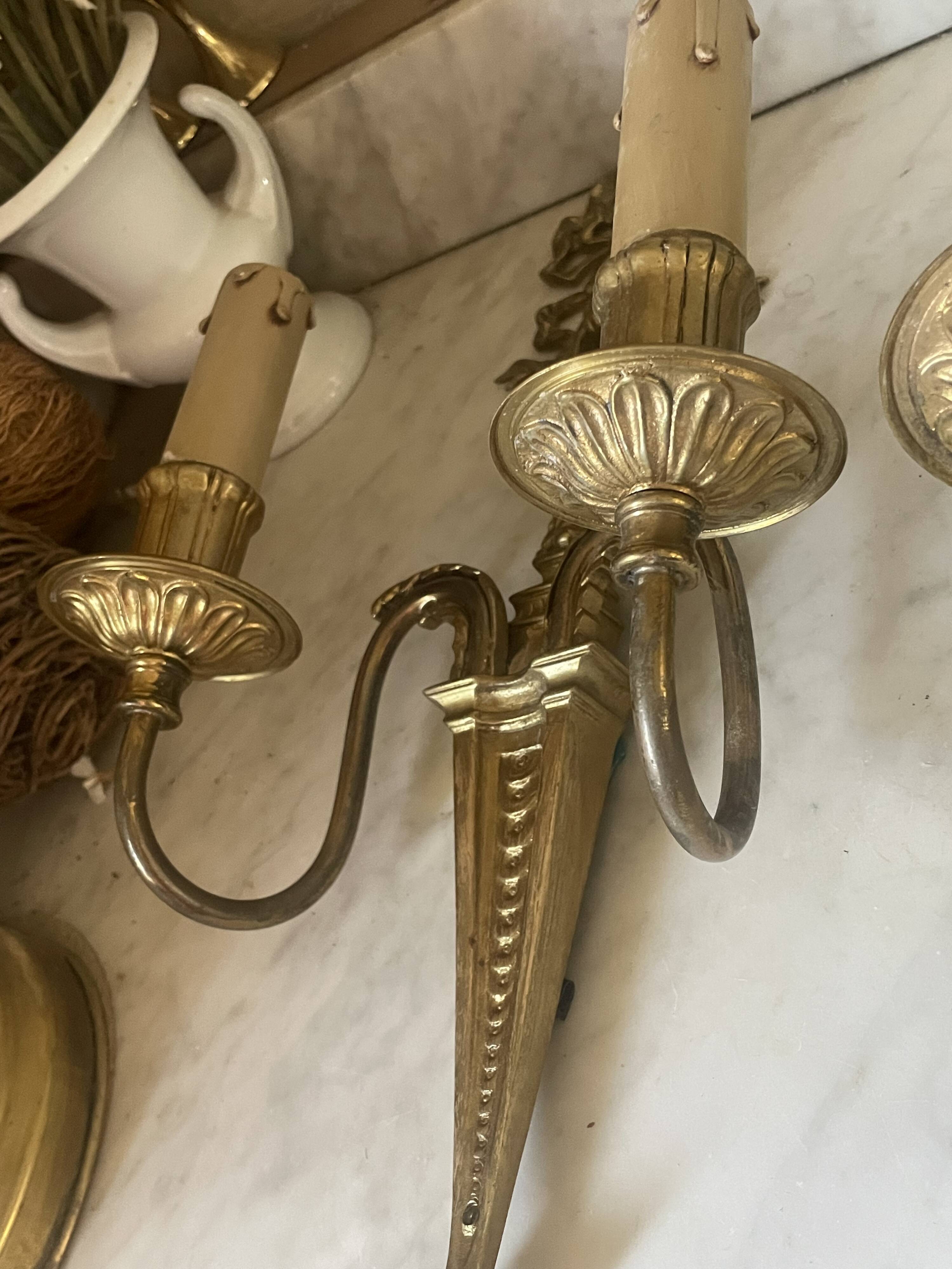 Pair of wall lights in brass and gilded bronze, Arnold Montrose Ltd, Lo