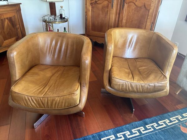 Paire de fauteuils pivotants Flamant cuir cognac, style Design 1970