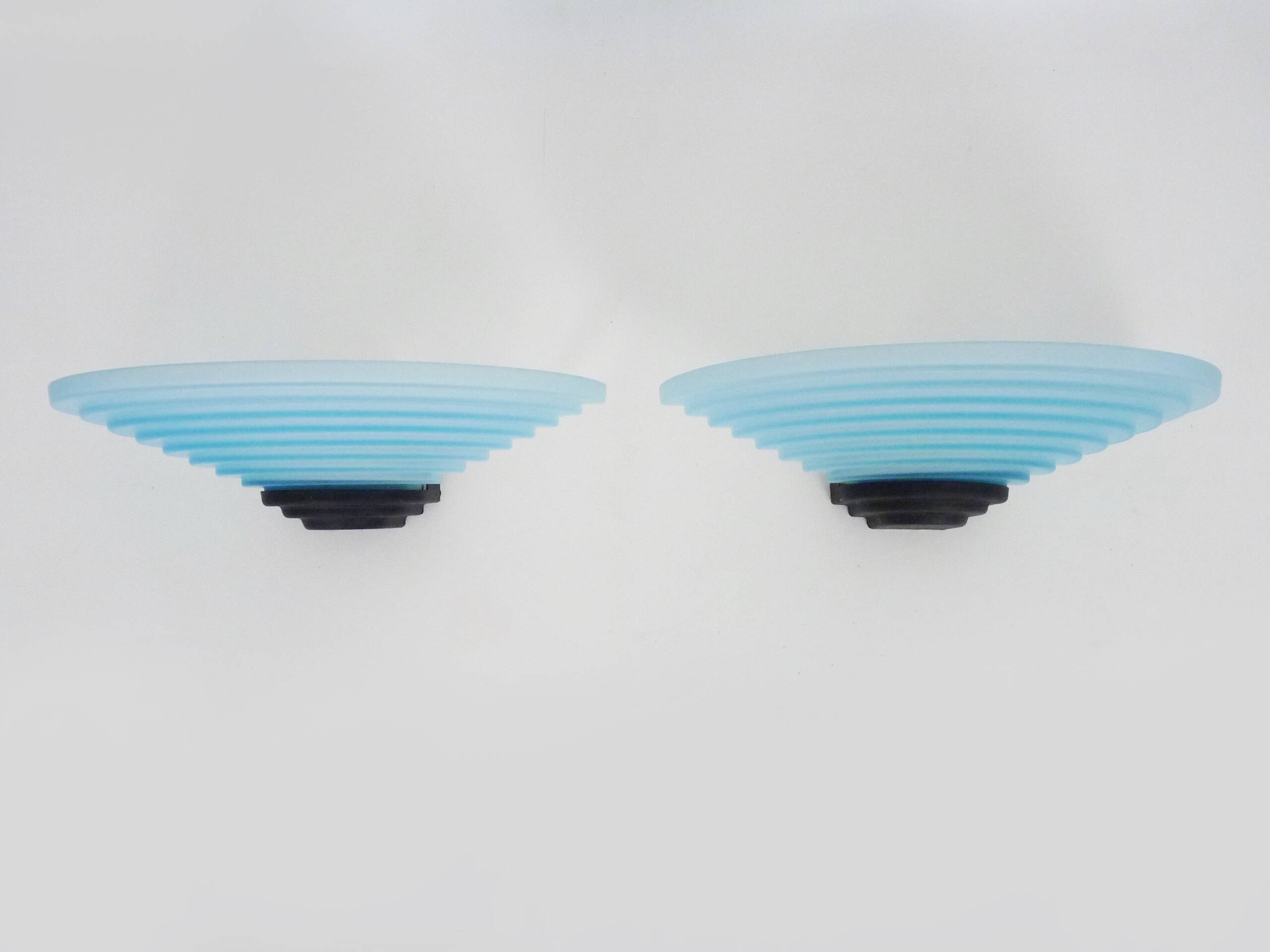 Pair of AV Mazzega wall lights in blue Murano glass. 1980s