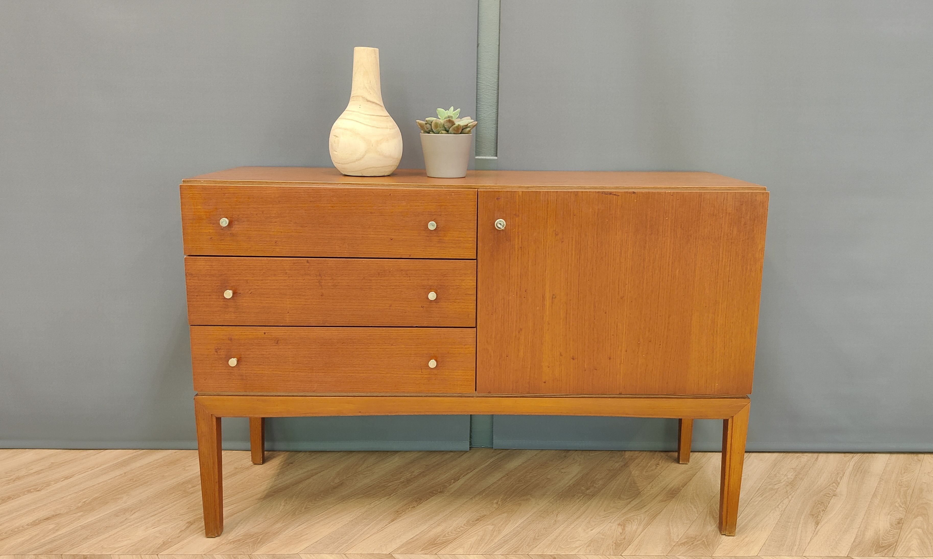 Mid-century buffet