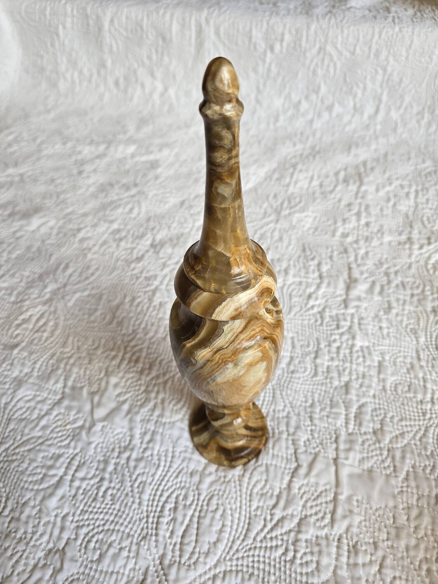 Vintage covered urn vase in veined onyx marble, 1960s-1980s.