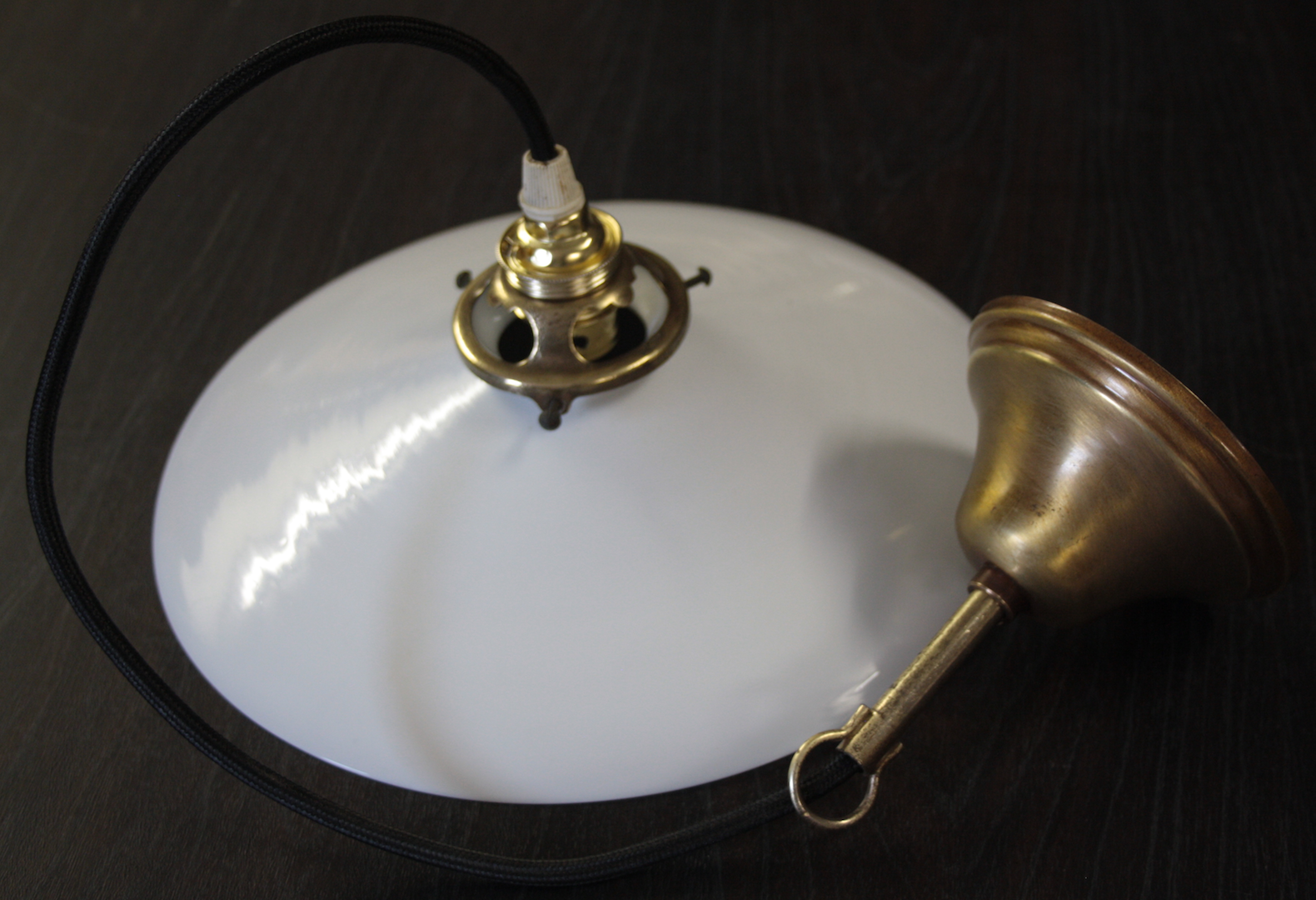 Suspension en opaline blanche