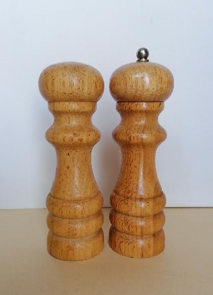Pepper salt shaker wooden pepper mill