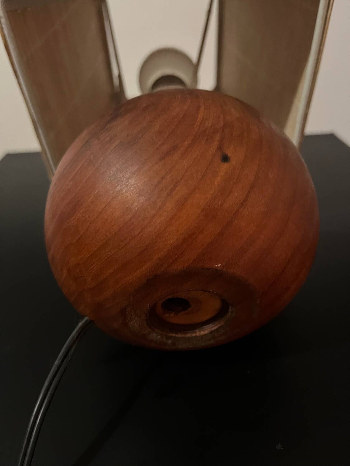 Solid wood ball lamp