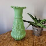 Vase en opaline de foire verte